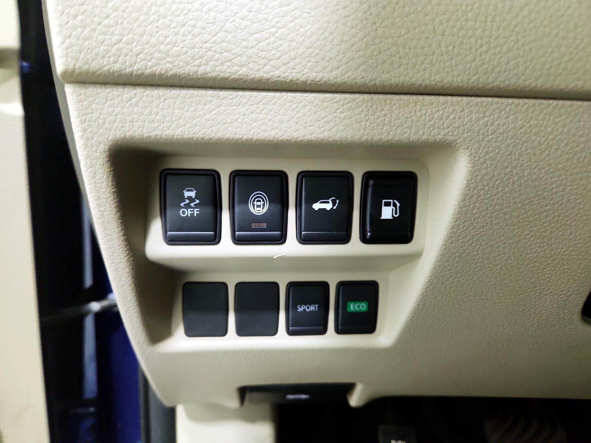 Thumbnail: 2019 Nissan Rogue - 13