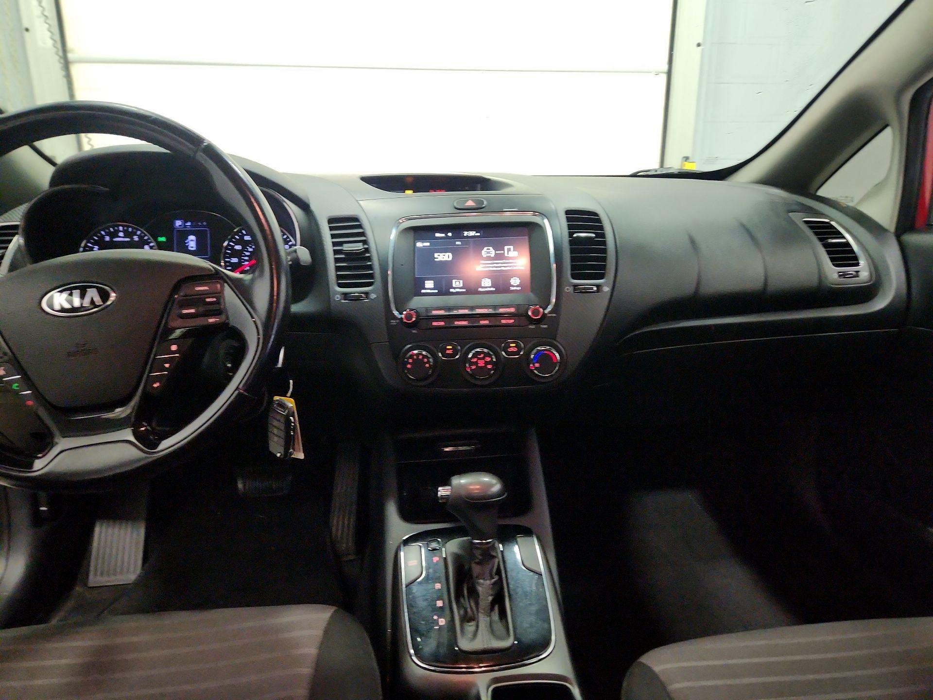 Thumbnail: 2018 Kia Forte - 9