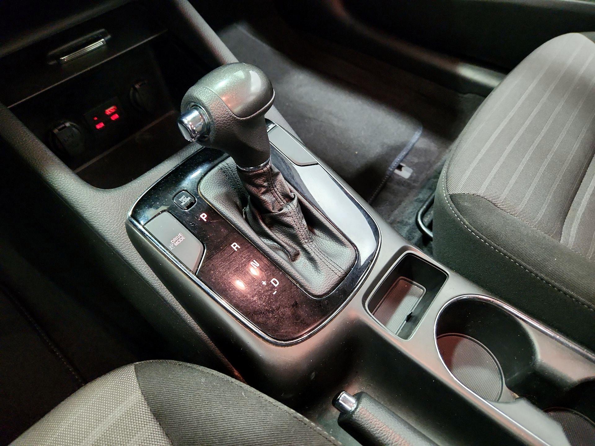 Thumbnail: 2018 Kia Forte - 17