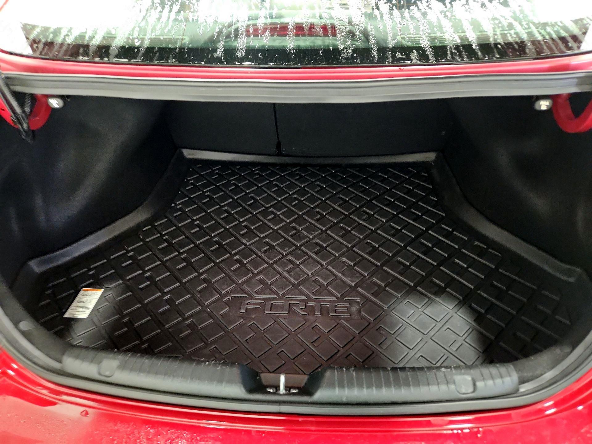 Thumbnail: 2018 Kia Forte - 20