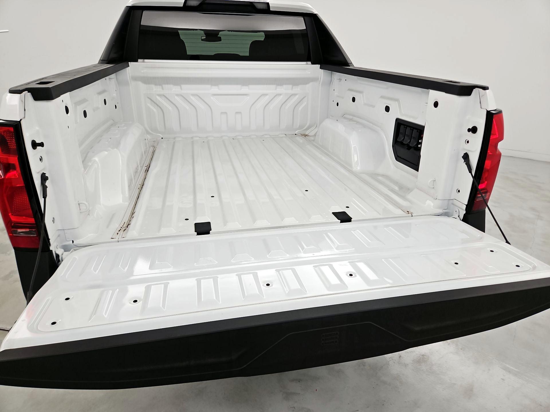 Thumbnail: 2024 Chevrolet Silverado EV - 20