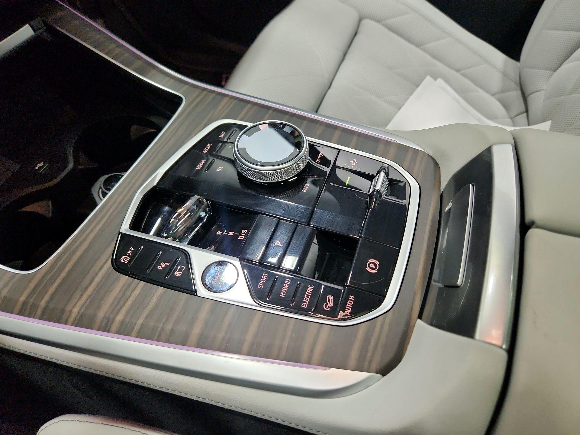 Thumbnail: 2025 BMW X5 - 18