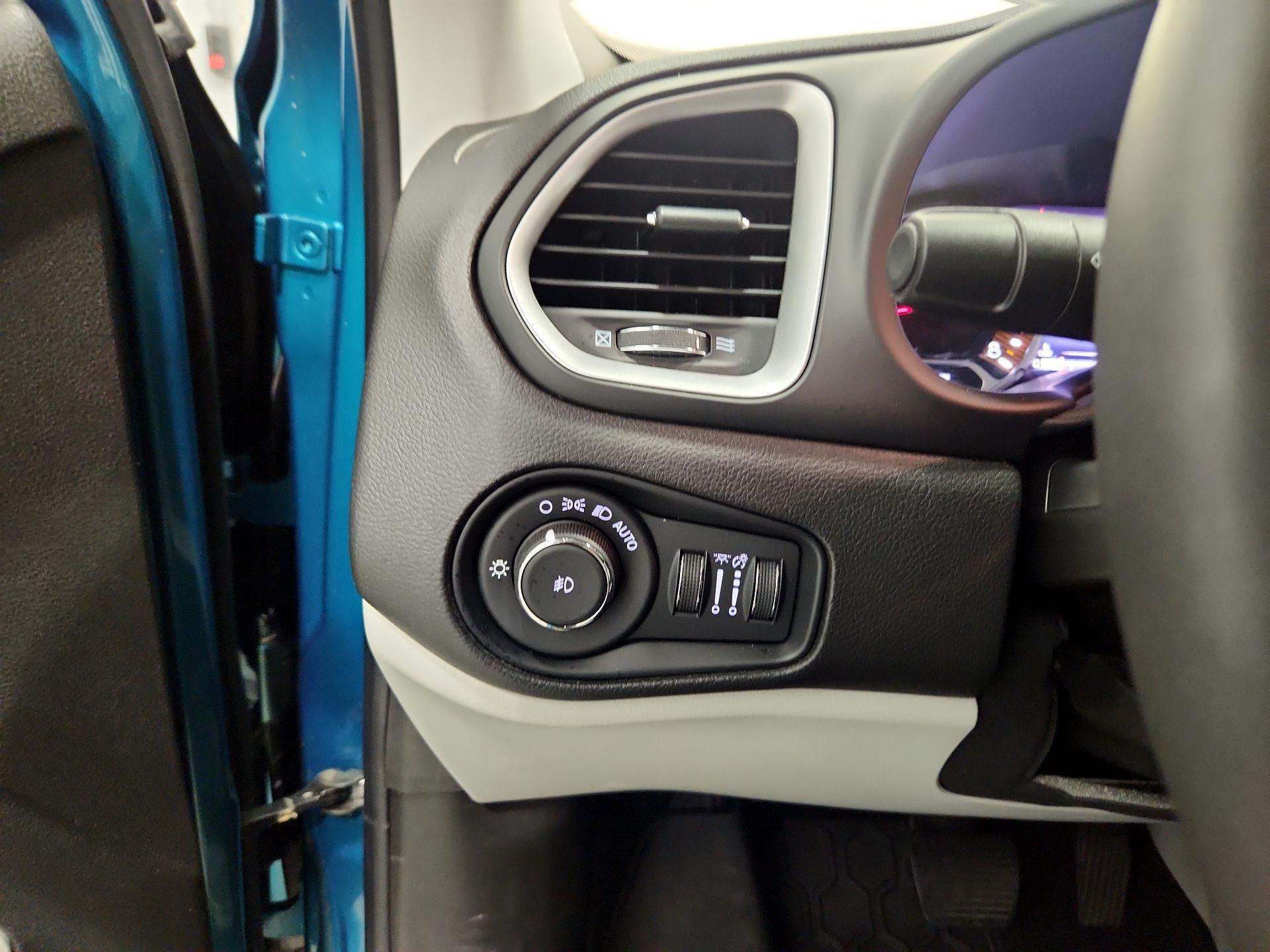 Thumbnail: 2021 Jeep Renegade - 13