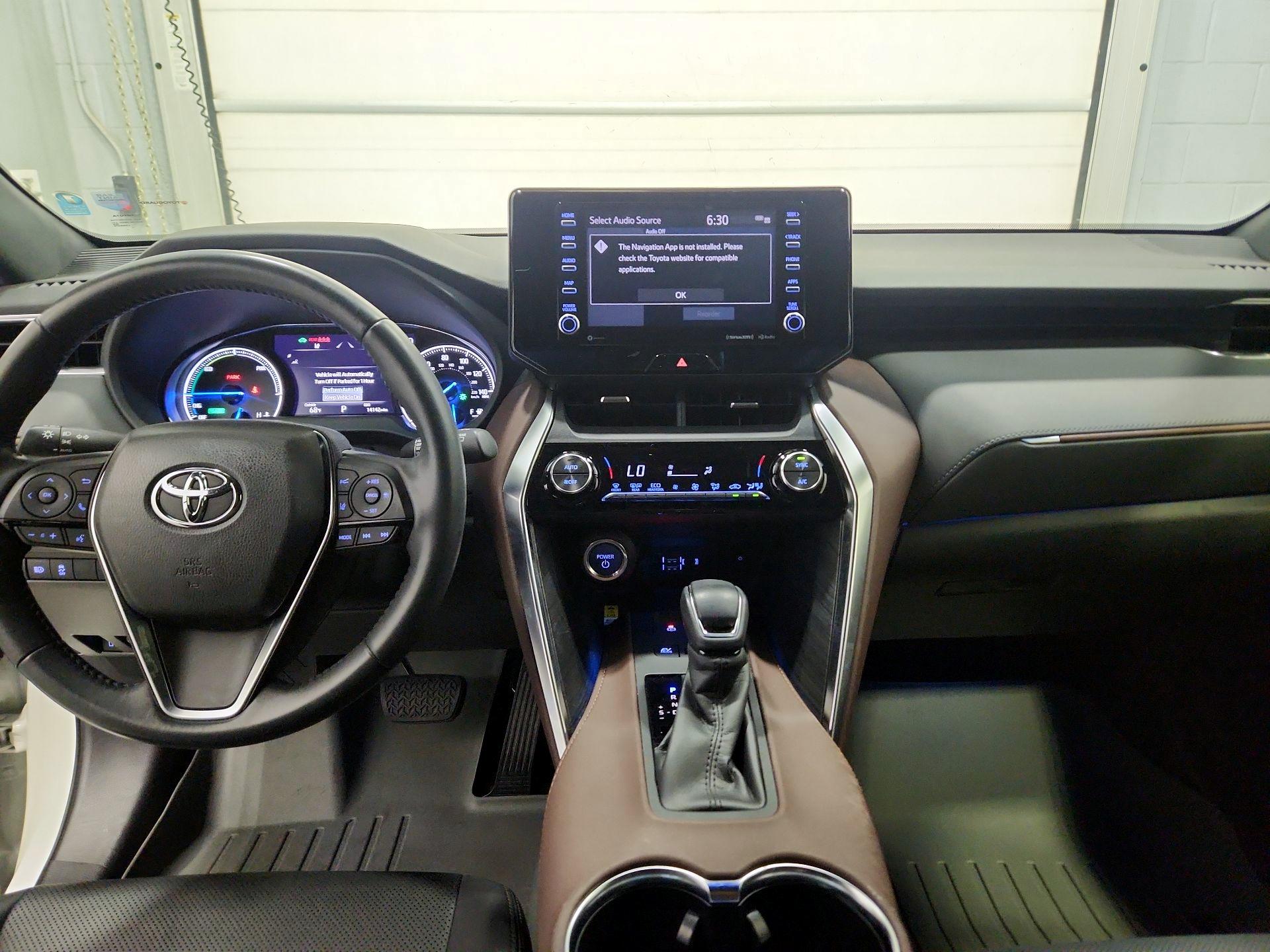 Thumbnail: 2021 Toyota Venza - 9