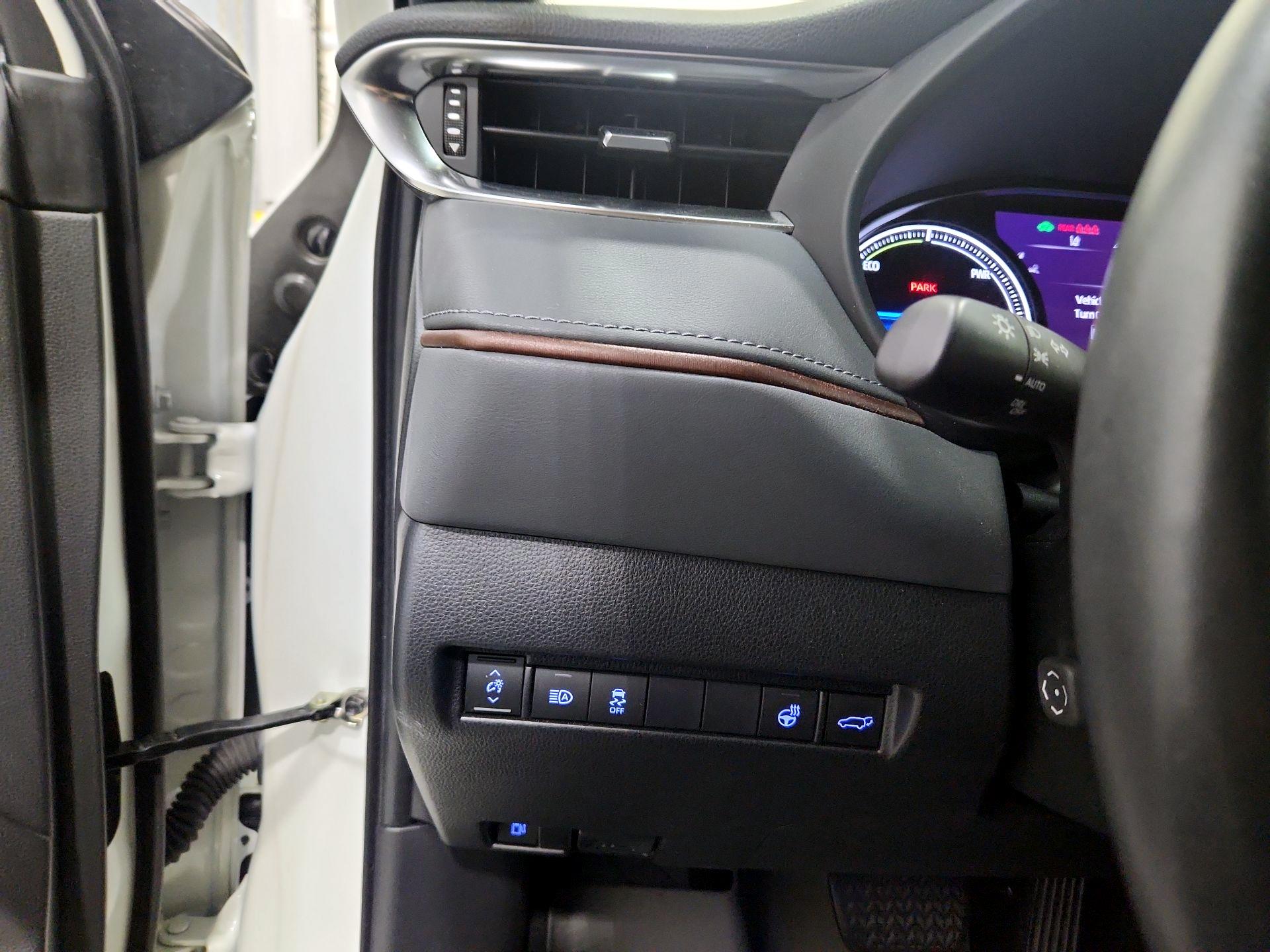 Thumbnail: 2021 Toyota Venza - 13