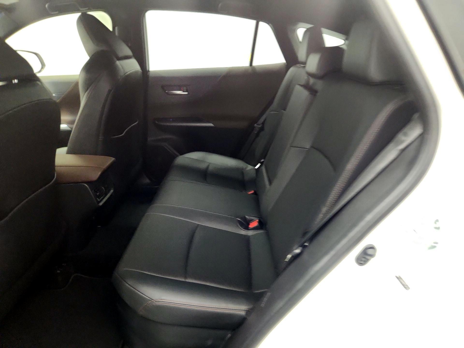 Thumbnail: 2021 Toyota Venza - 19