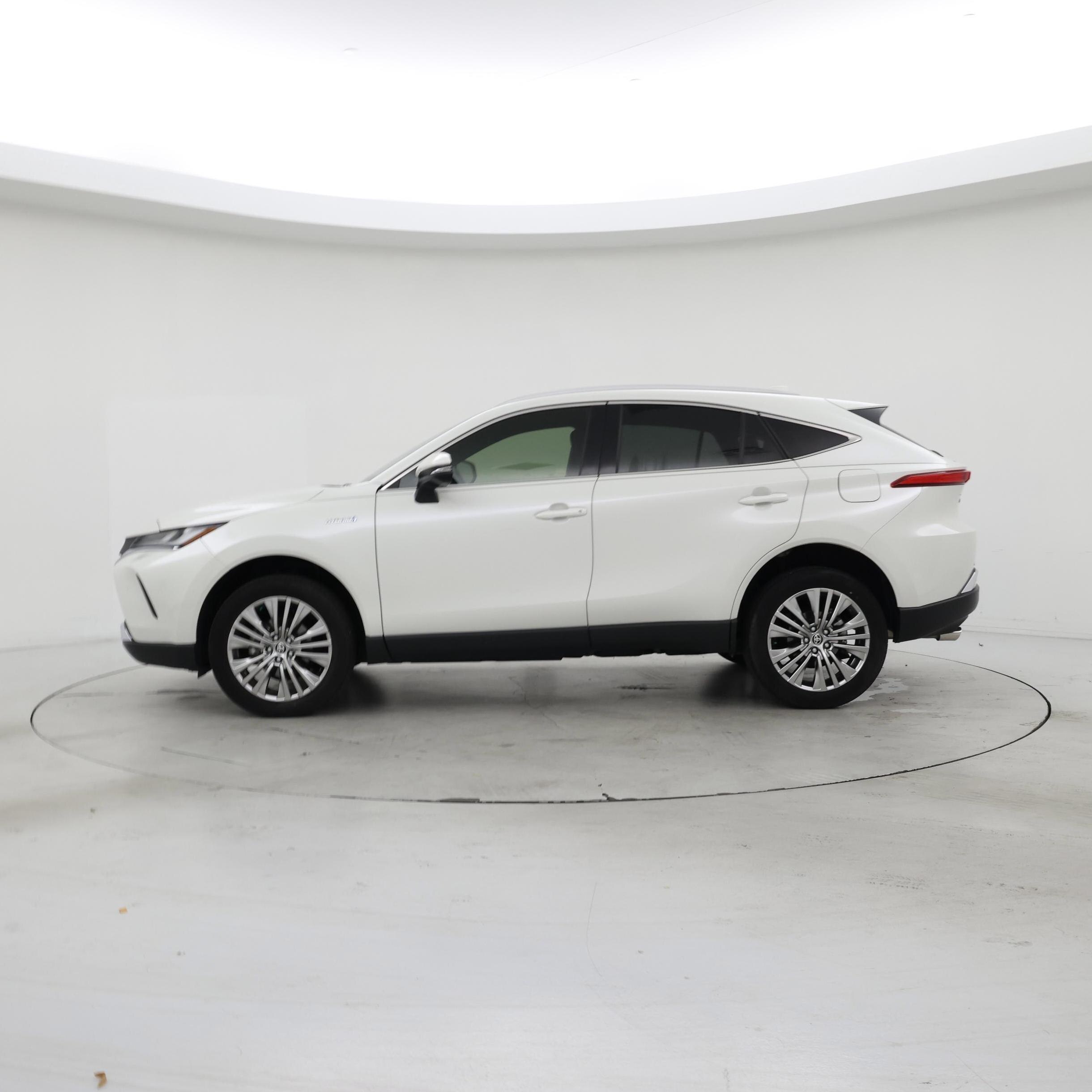 Thumbnail: 2021 Toyota Venza - 3