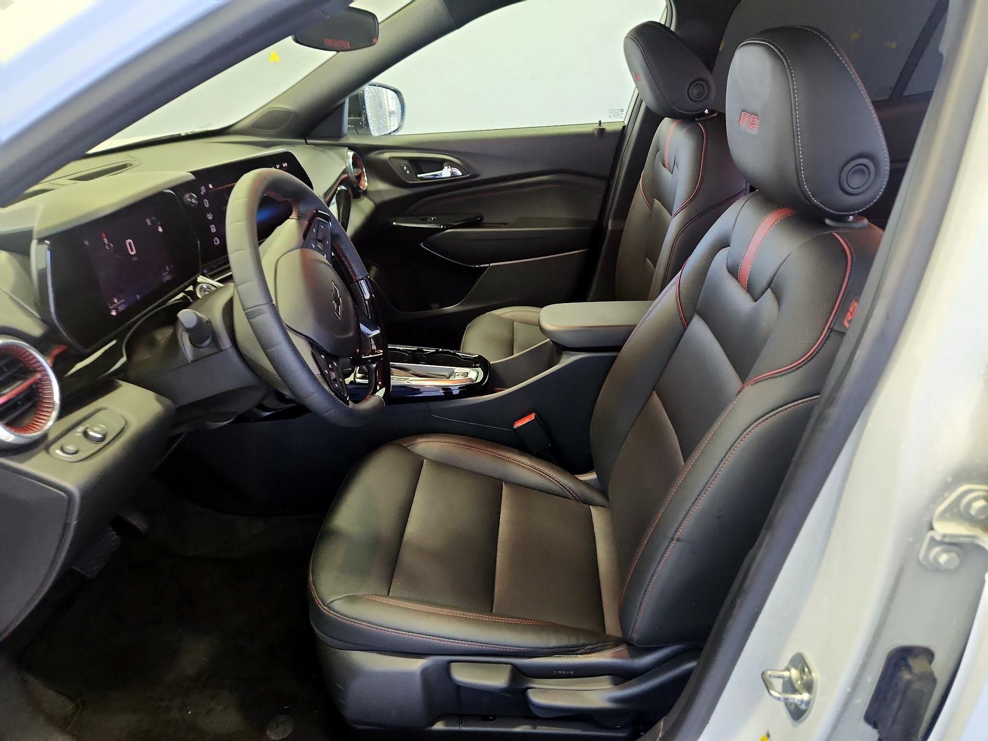 Thumbnail: 2025 Chevrolet Trax - 11