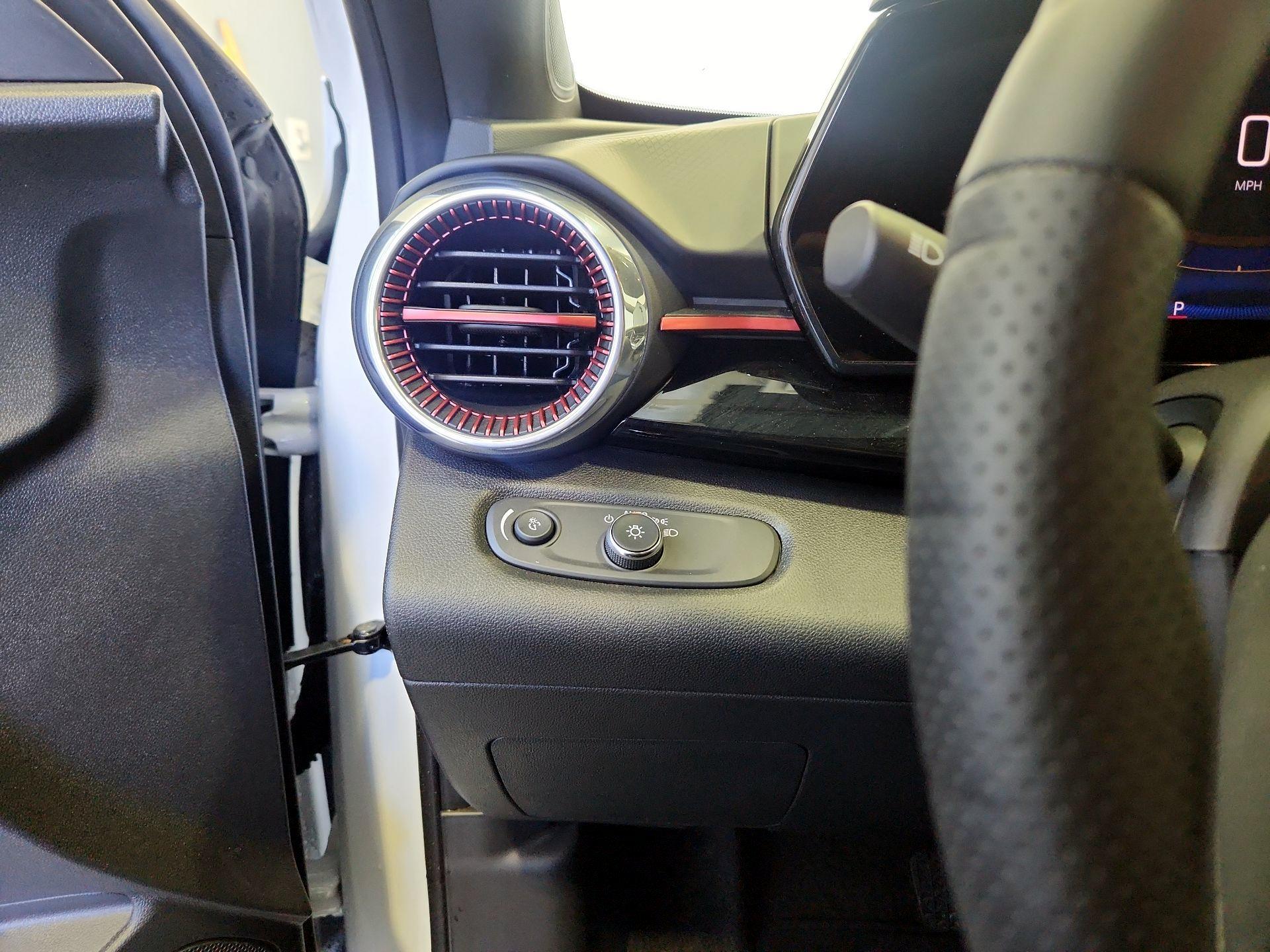 Thumbnail: 2025 Chevrolet Trax - 13