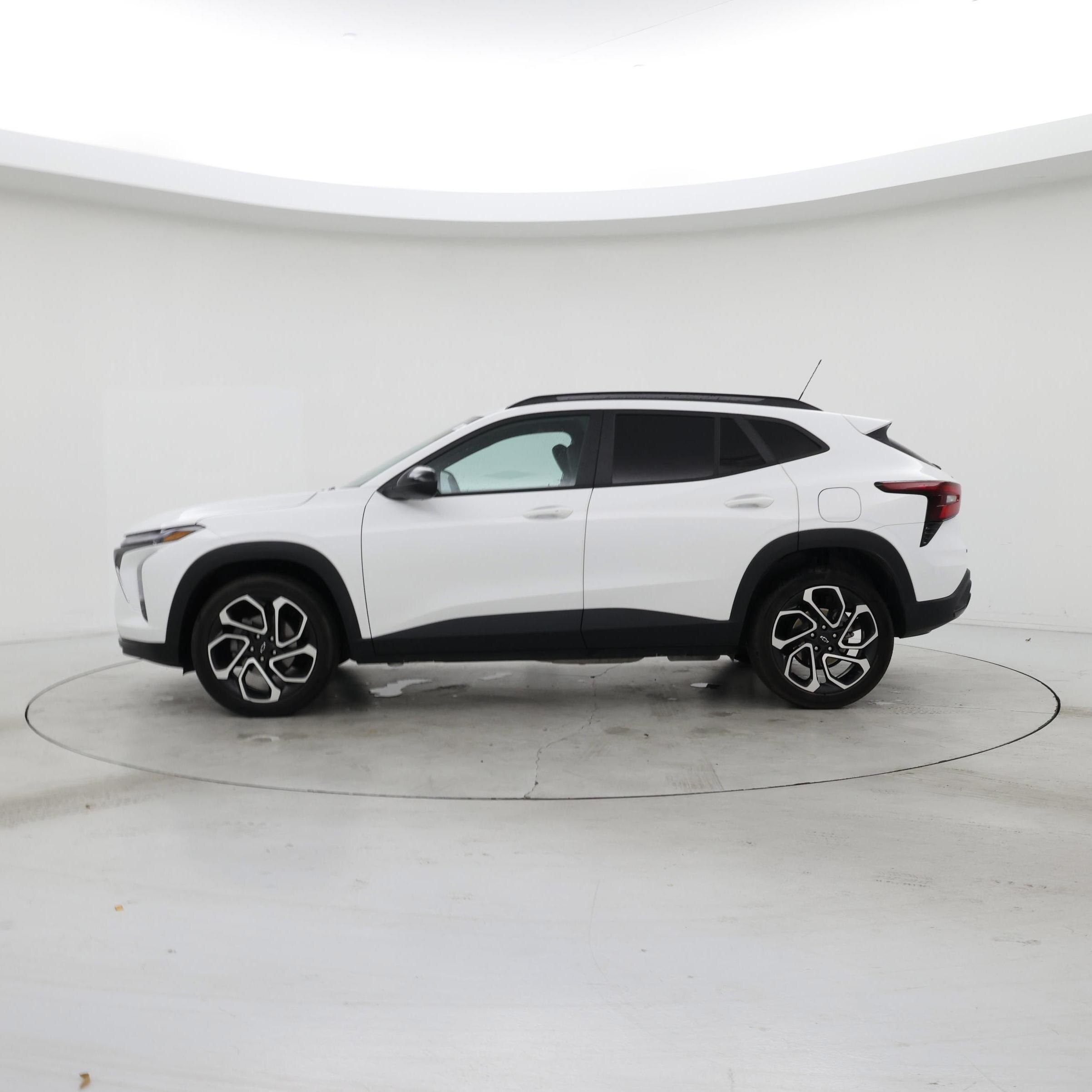 Thumbnail: 2025 Chevrolet Trax - 3