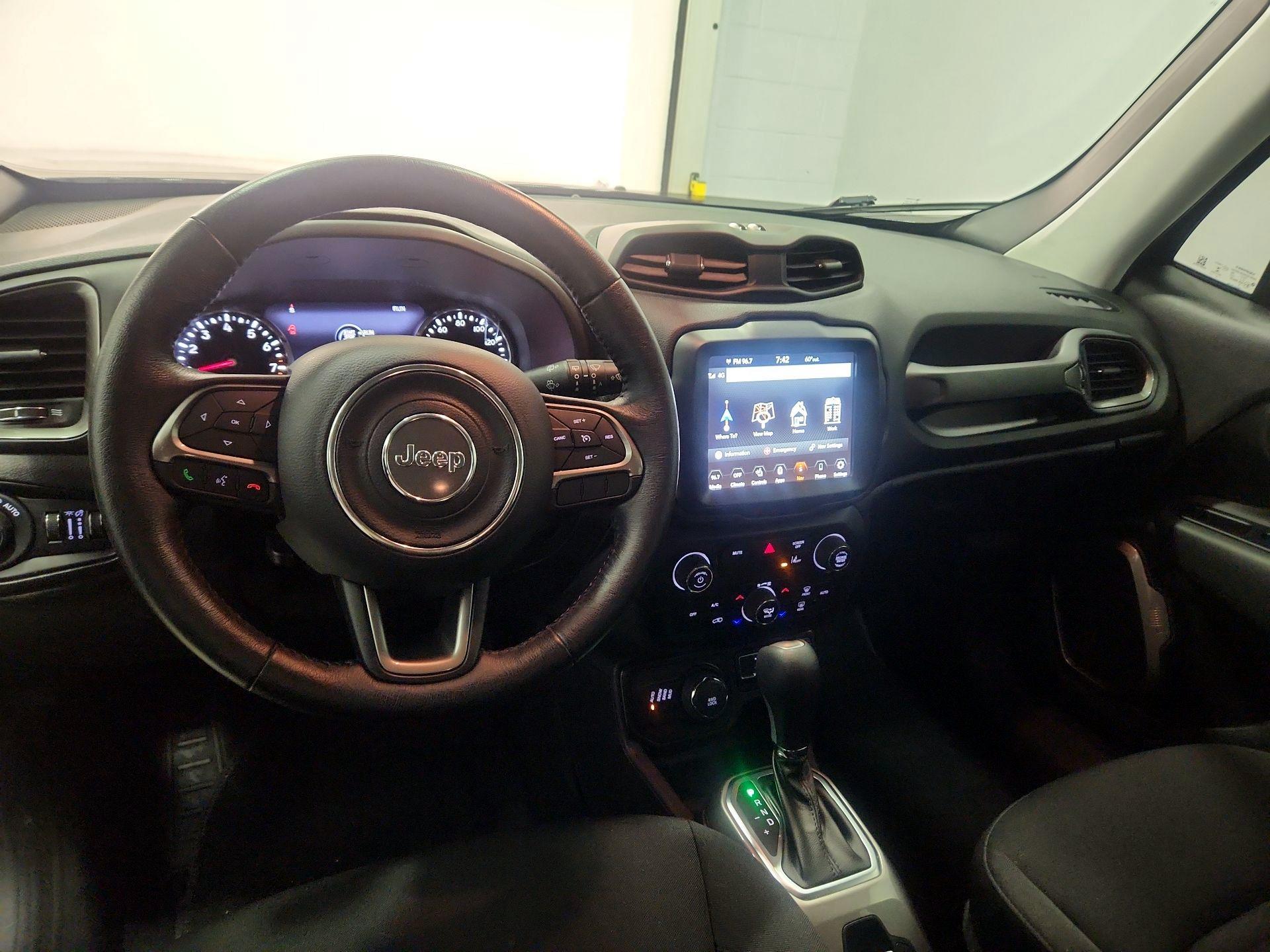 Thumbnail: 2022 Jeep Renegade - 9