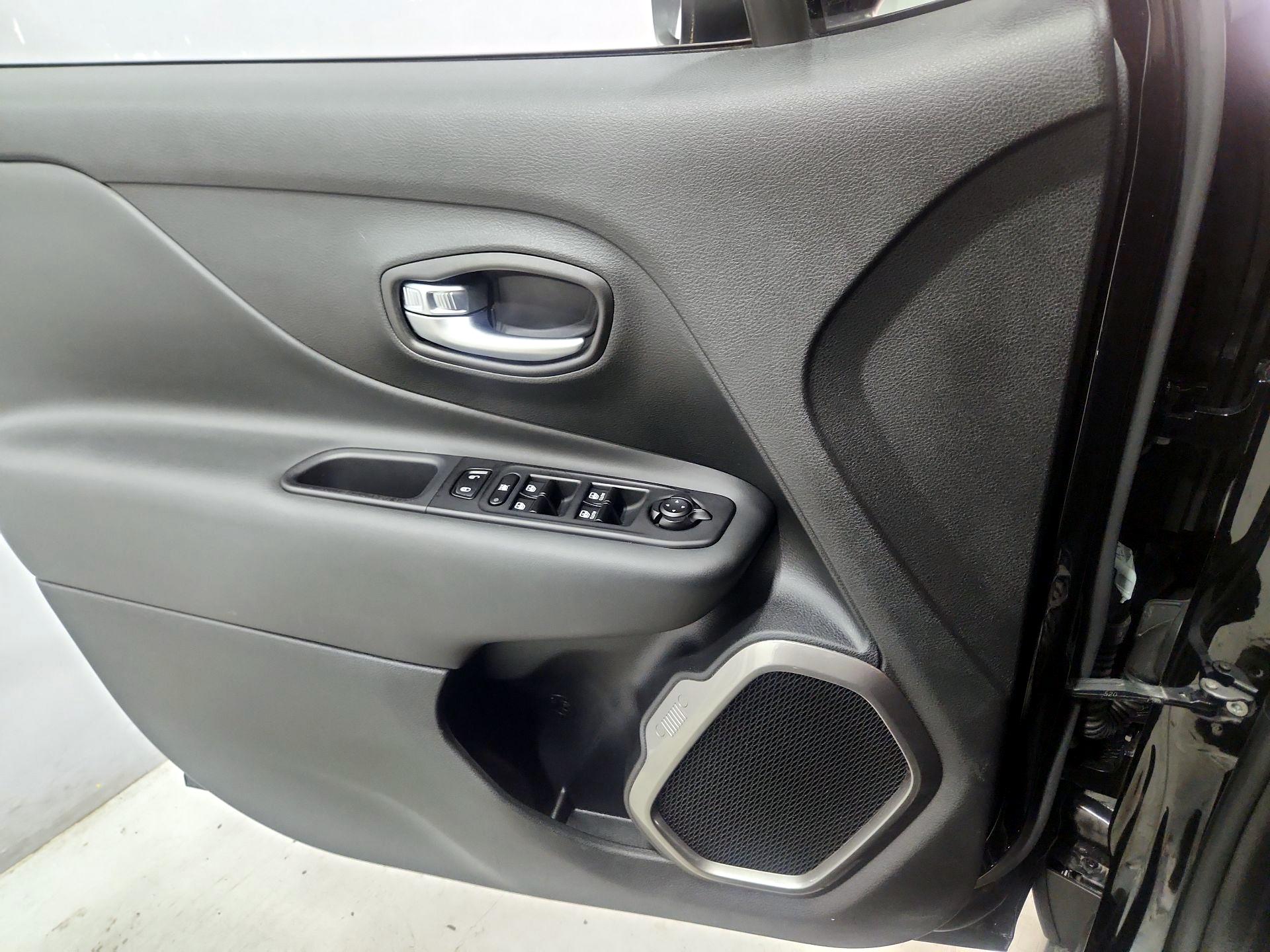 Thumbnail: 2022 Jeep Renegade - 12