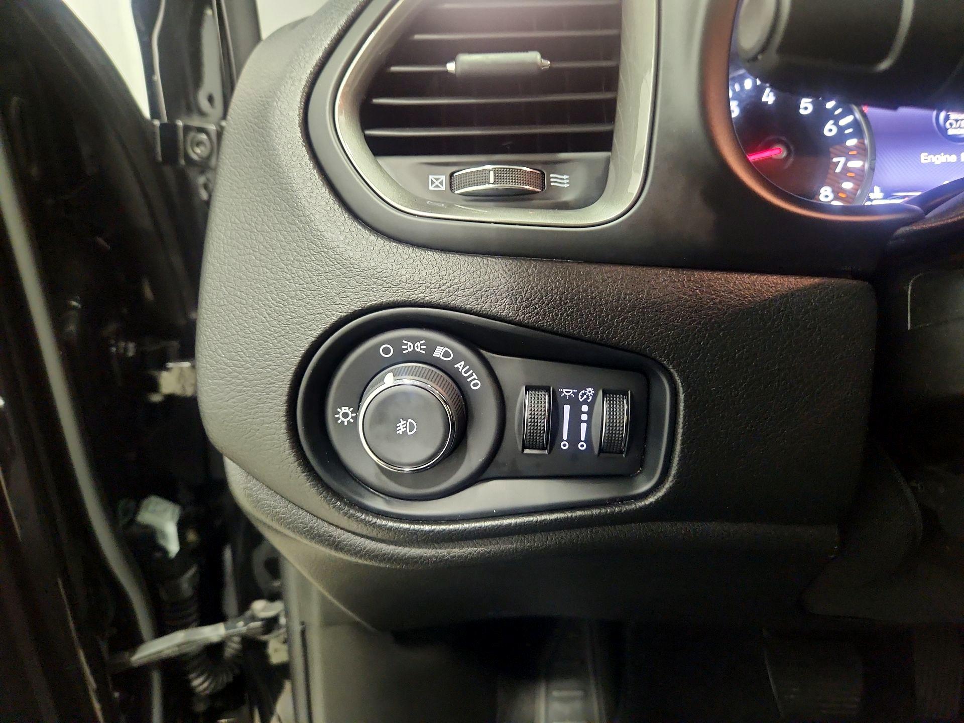 Thumbnail: 2022 Jeep Renegade - 13