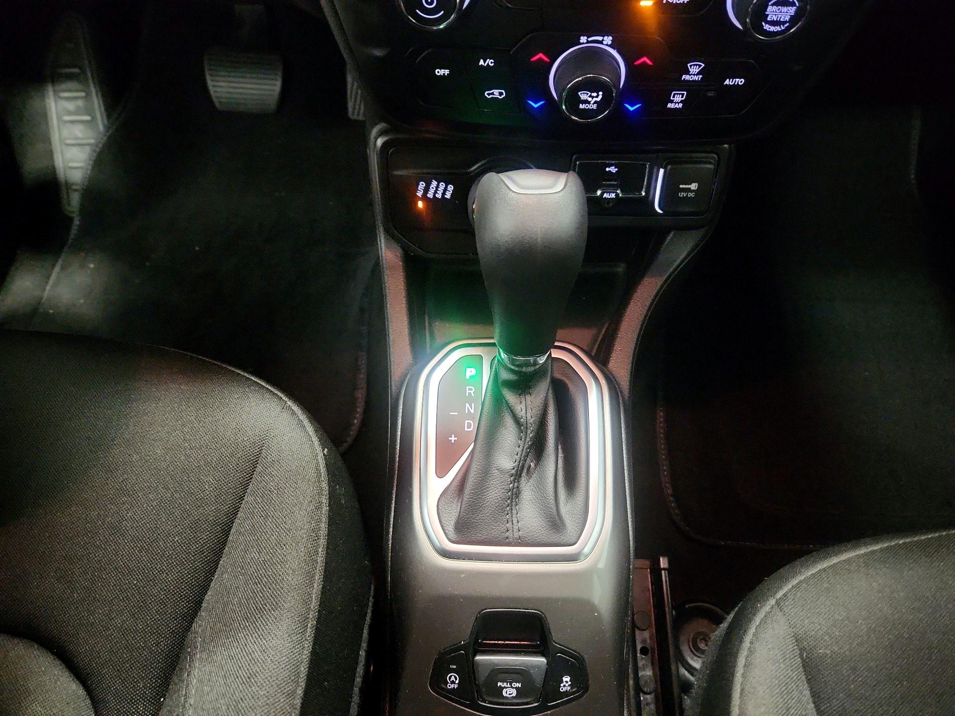 Thumbnail: 2022 Jeep Renegade - 18