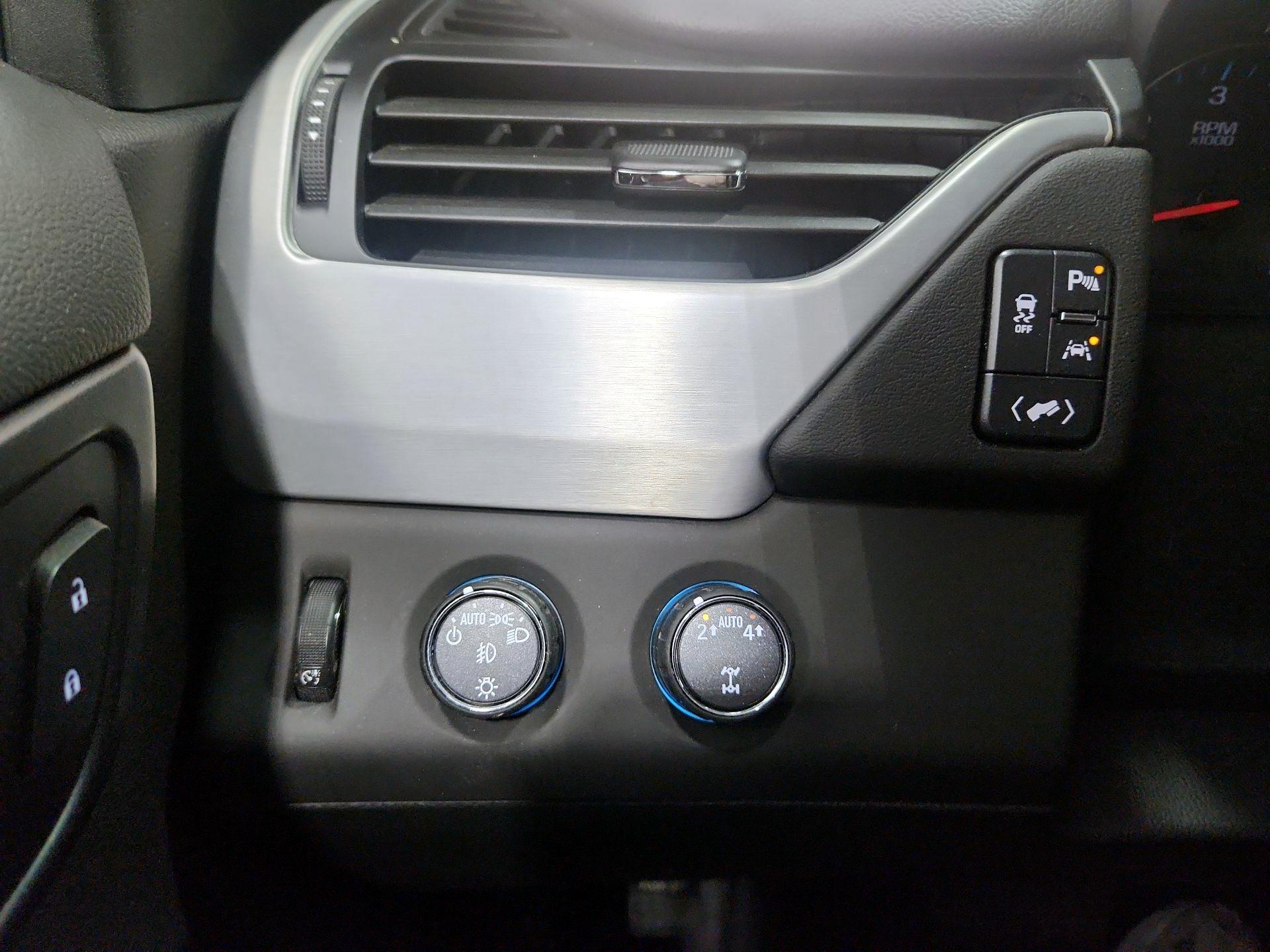 Thumbnail: 2018 GMC Yukon XL - 13