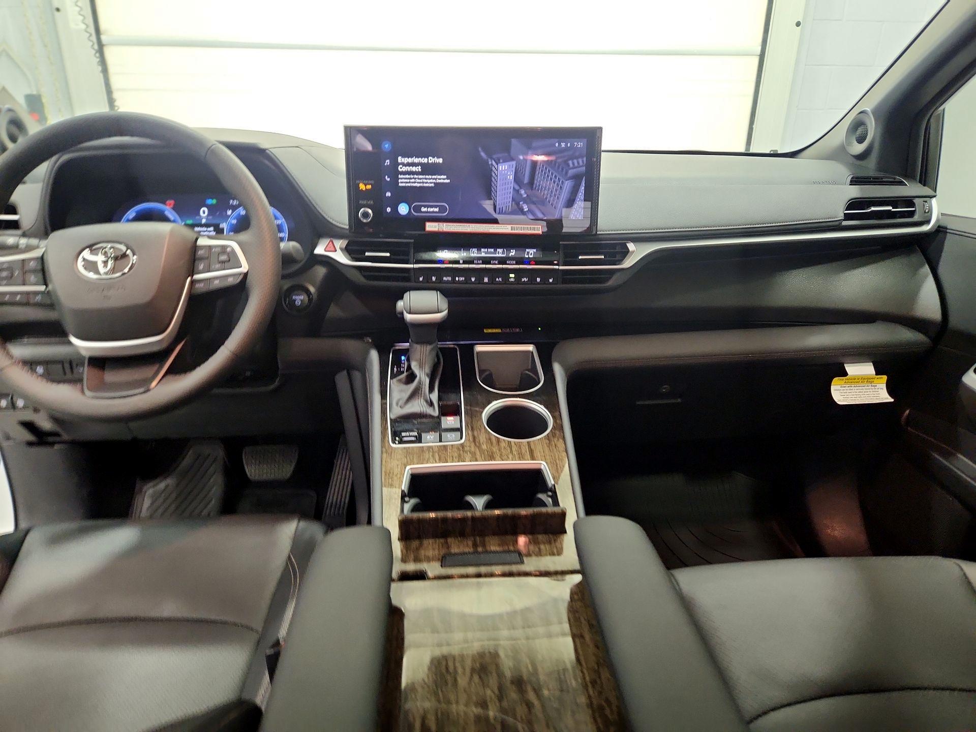 Thumbnail: 2025 Toyota Sienna - 9