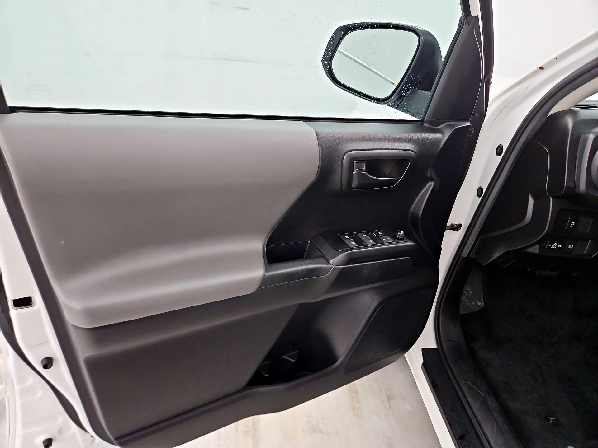 Thumbnail: 2023 Toyota Tacoma - 12