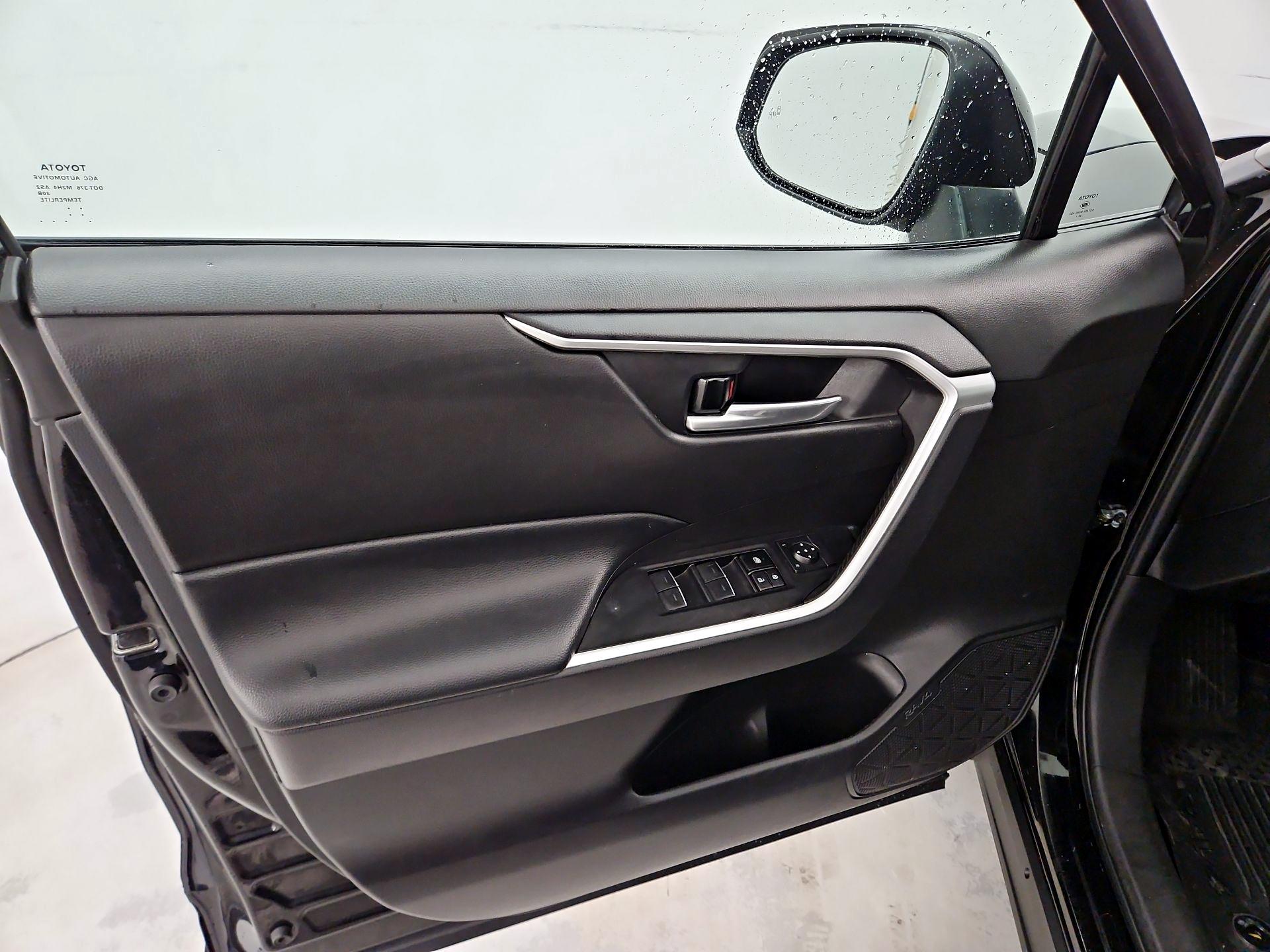 Thumbnail: 2023 Toyota RAV4 - 12