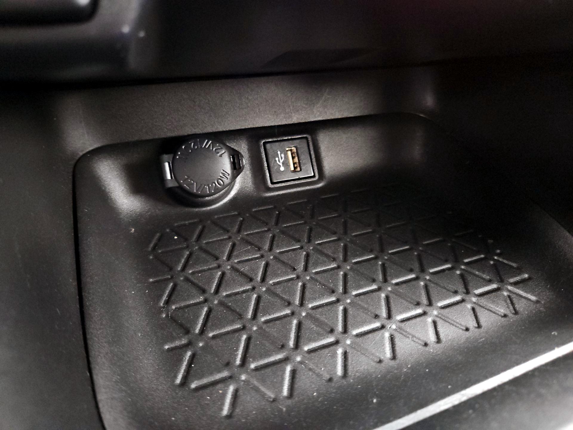 Thumbnail: 2023 Toyota RAV4 - 18