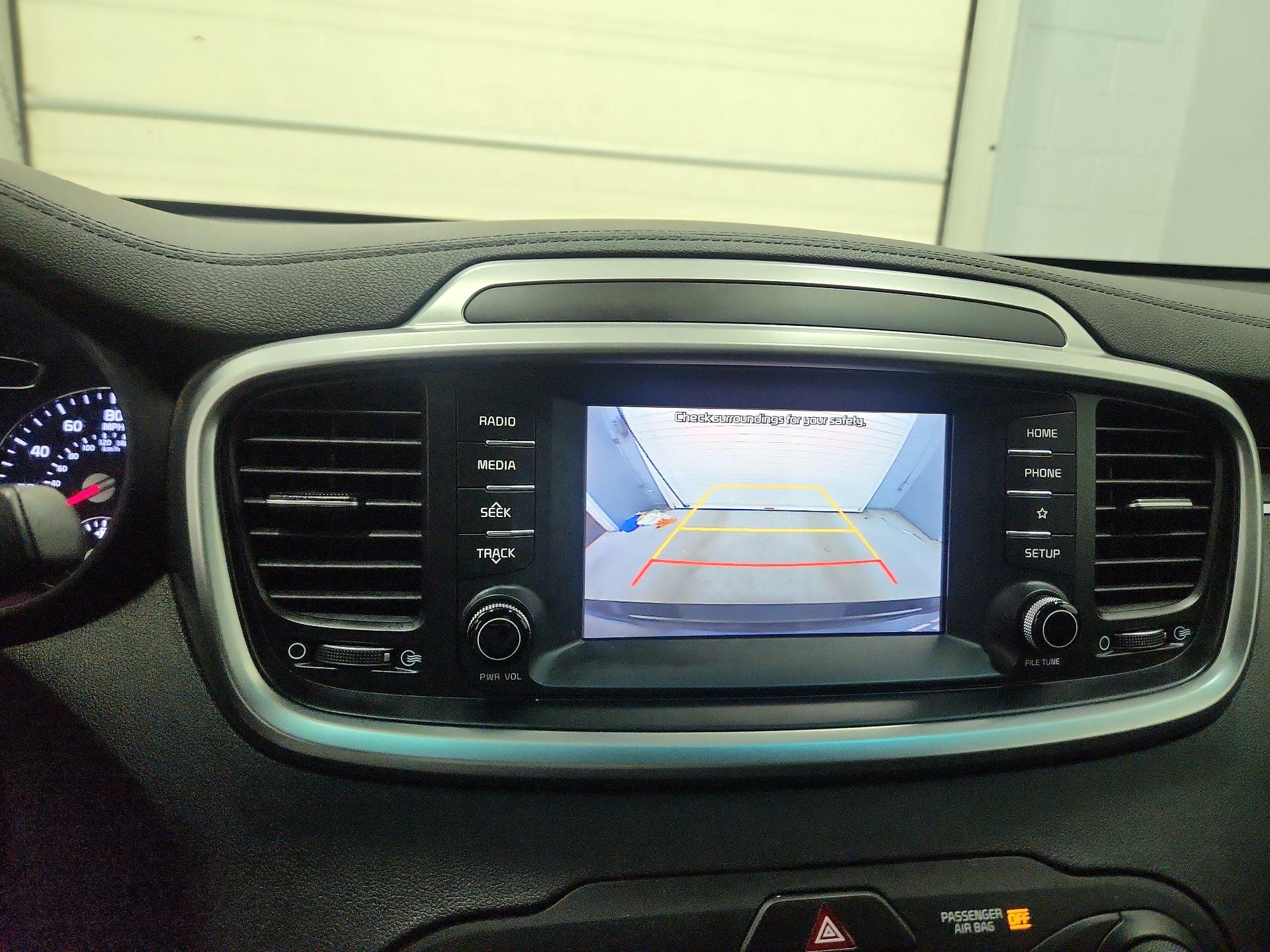 Thumbnail: 2020 Kia Sorento - 14