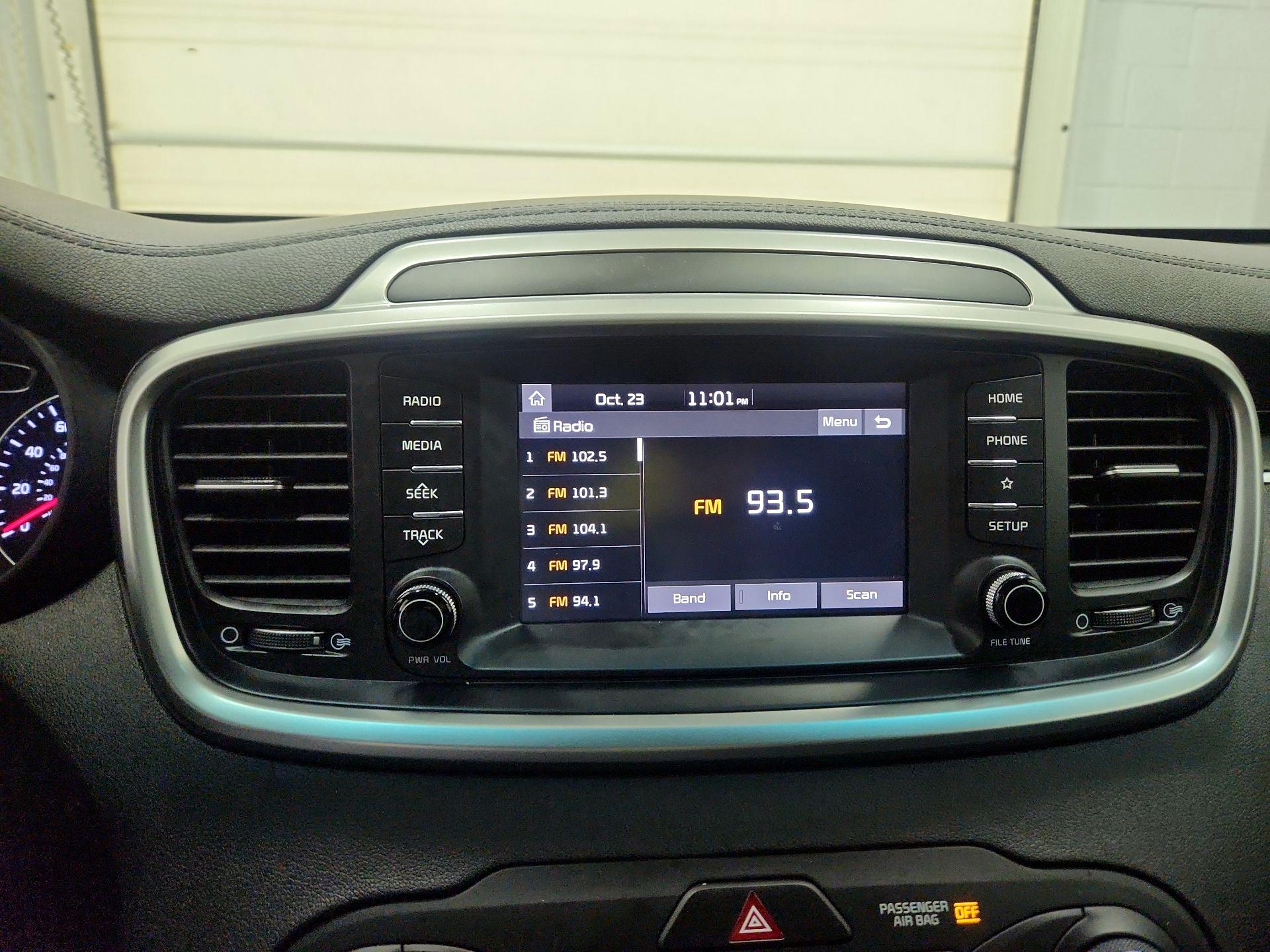 Thumbnail: 2020 Kia Sorento - 15