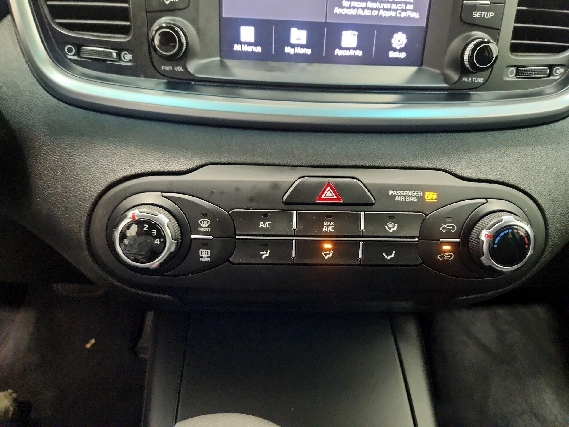 Thumbnail: 2020 Kia Sorento - 16