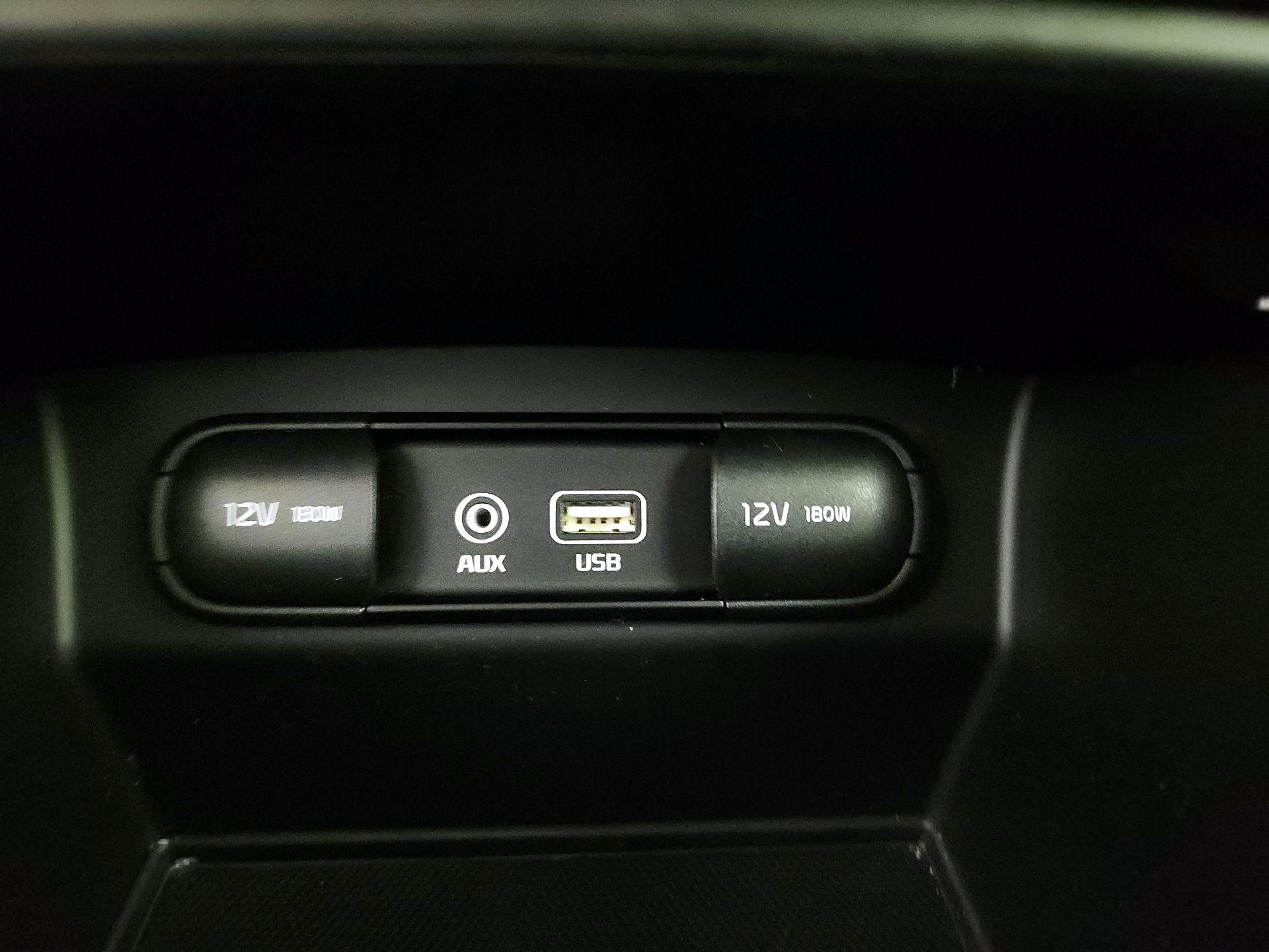 Thumbnail: 2020 Kia Sorento - 18