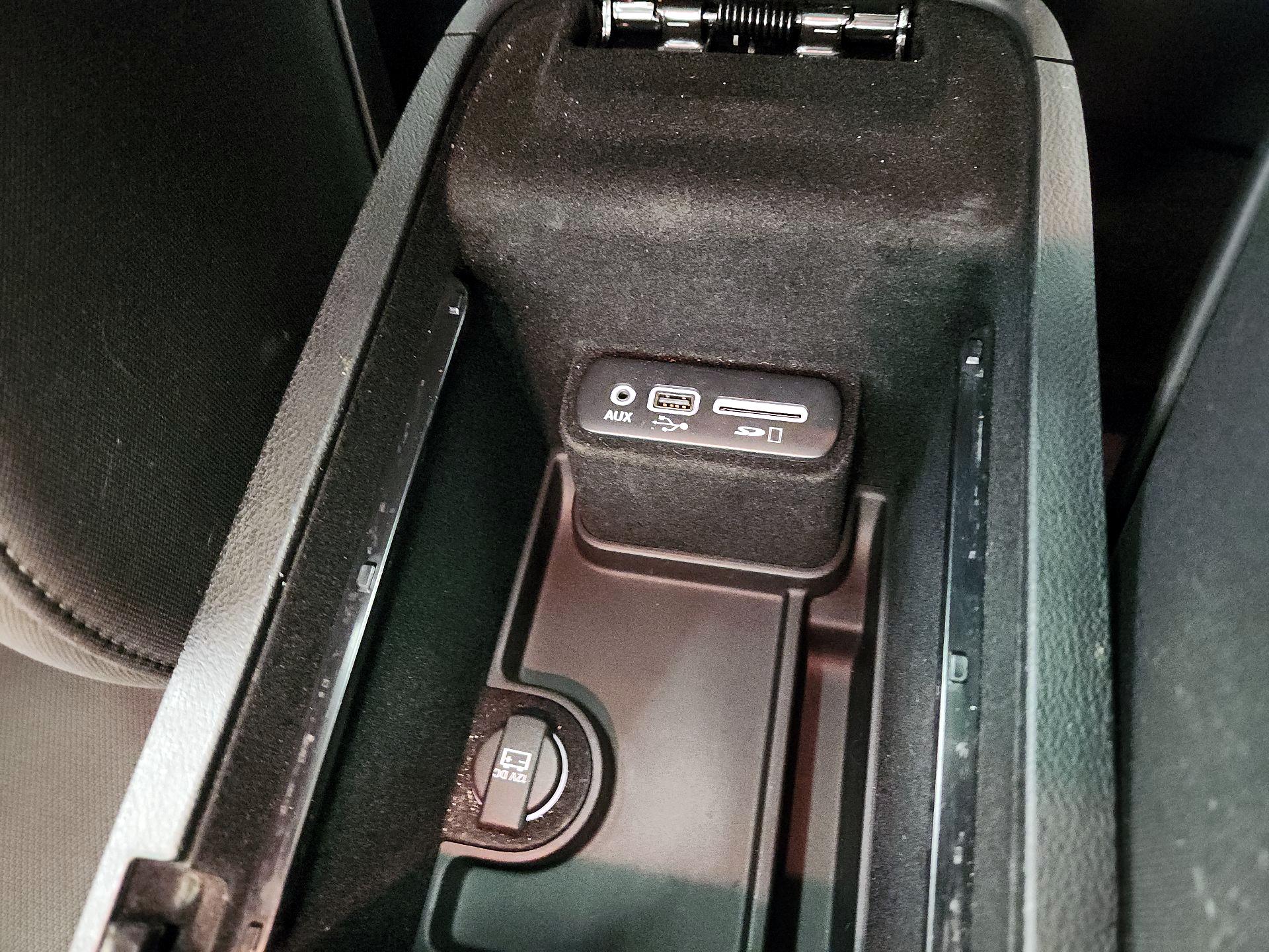 Thumbnail: 2015 Dodge Charger - 17