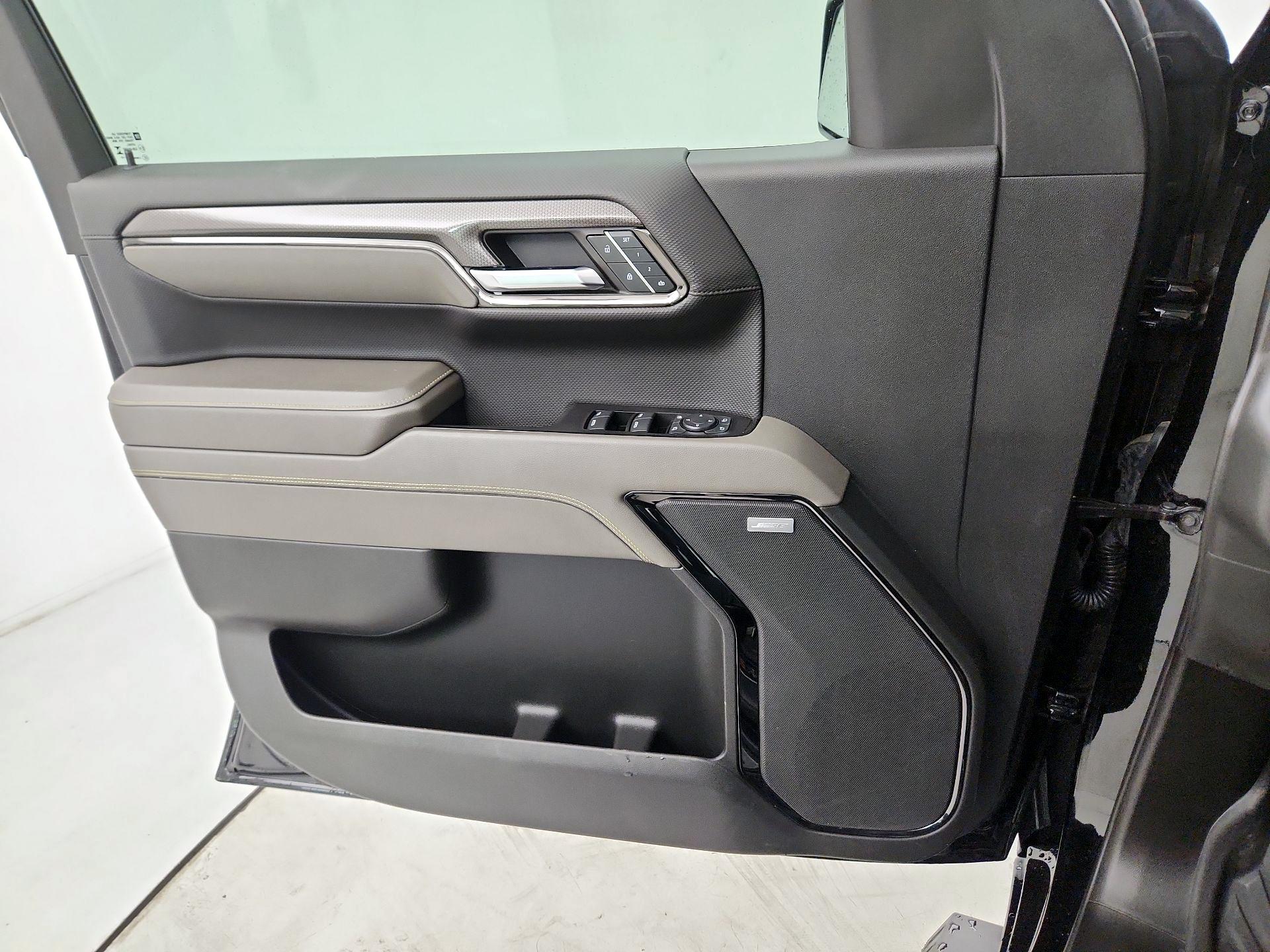 Thumbnail: 2023 Chevrolet Silverado 1500 - 10