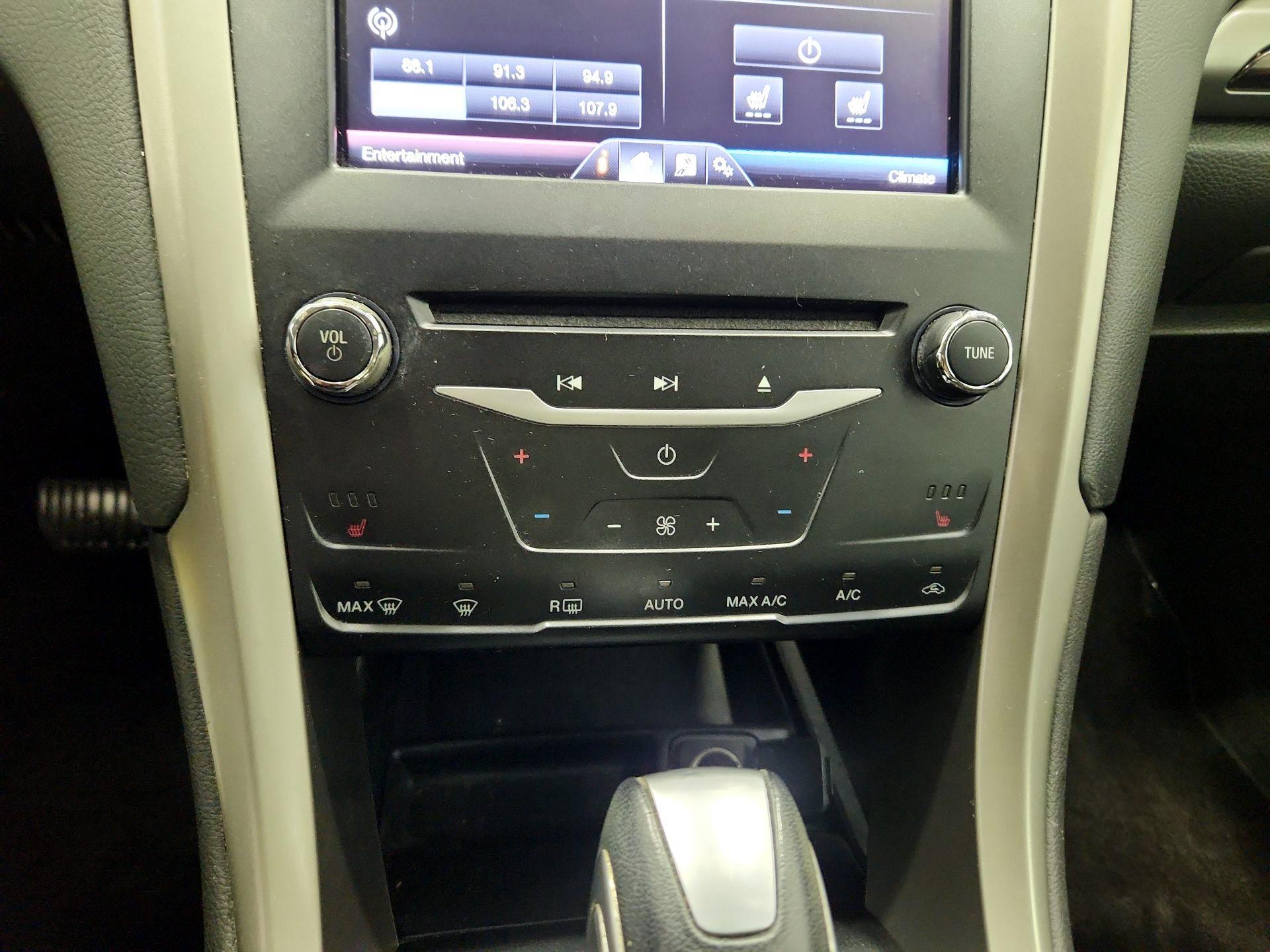 Thumbnail: 2014 Ford Fusion - 16