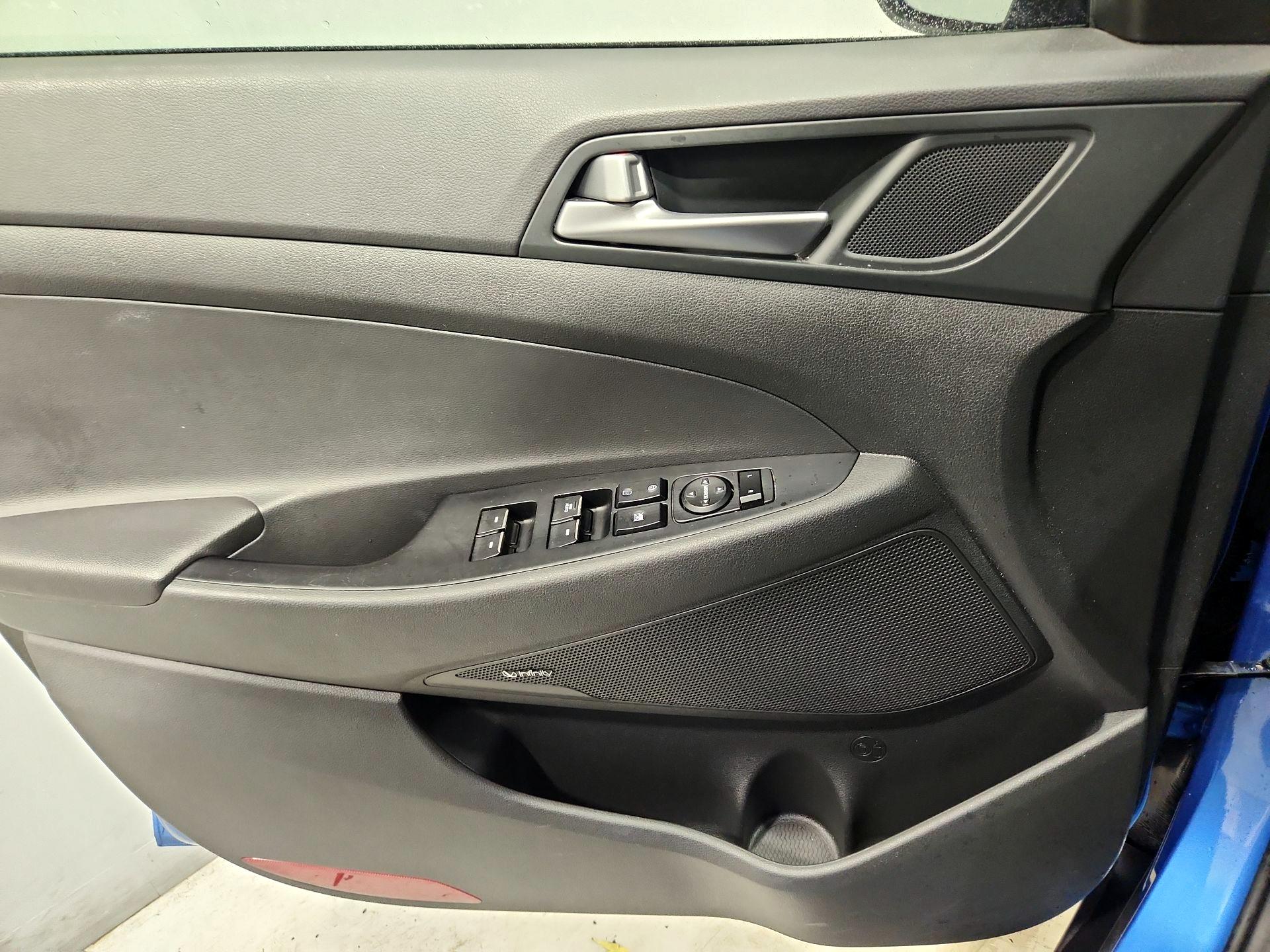 Thumbnail: 2017 Hyundai Tucson - 12