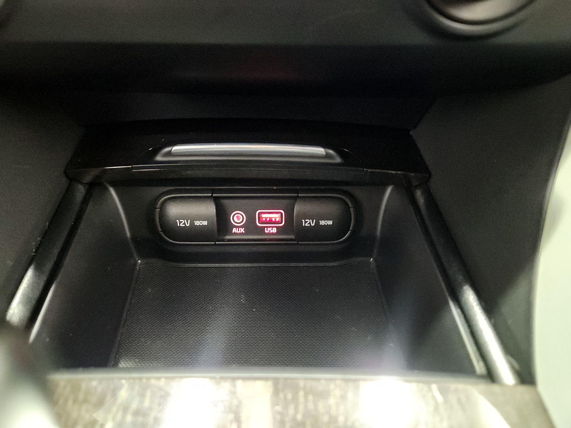 Thumbnail: 2018 Kia Optima - 18