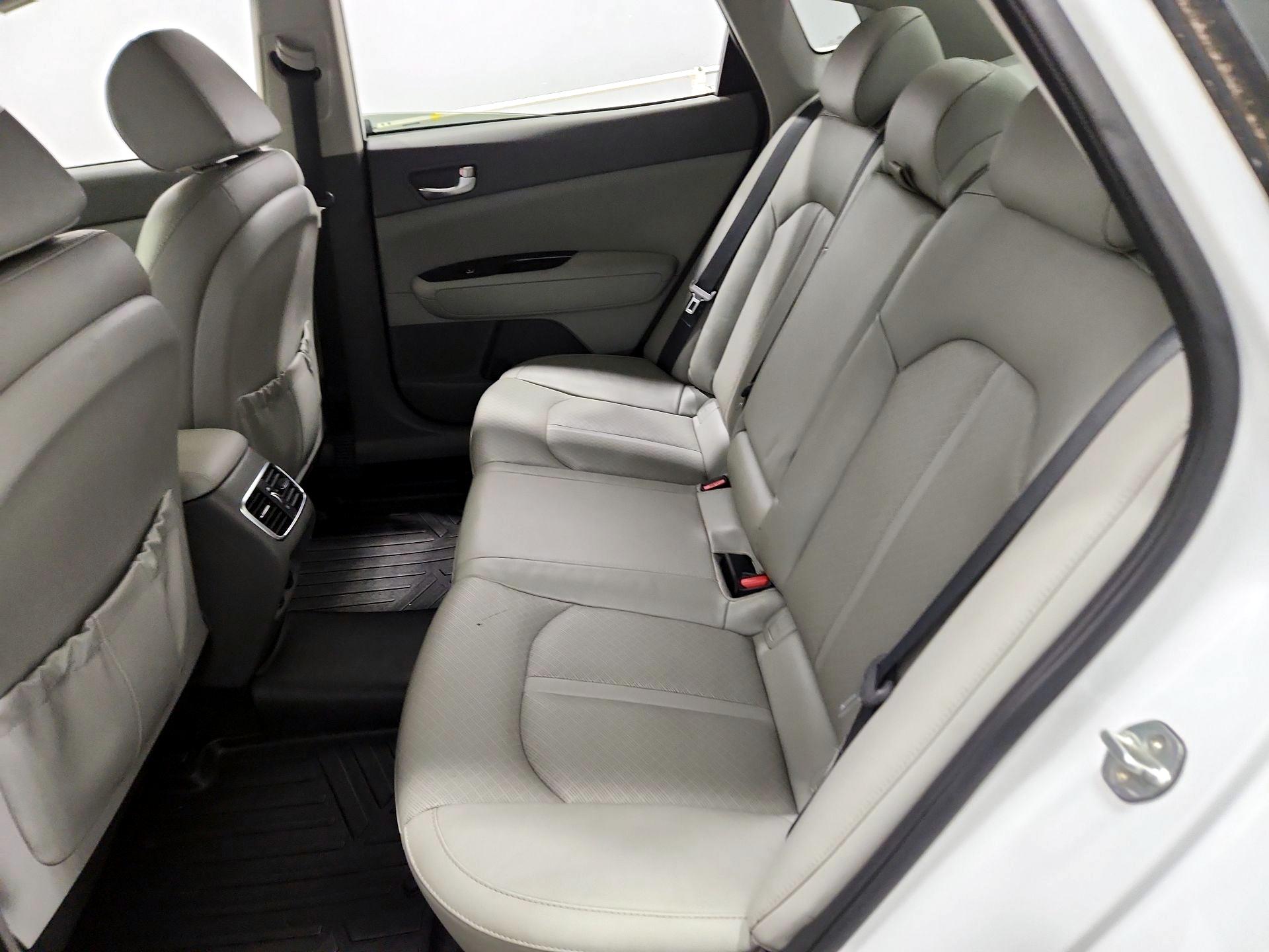 Thumbnail: 2018 Kia Optima - 19