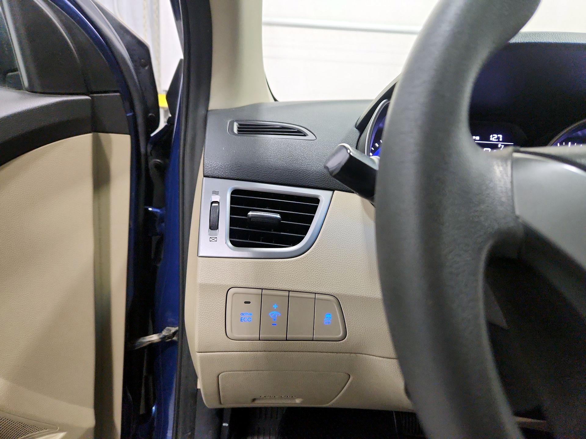 Thumbnail: 2016 Hyundai Elantra - 13