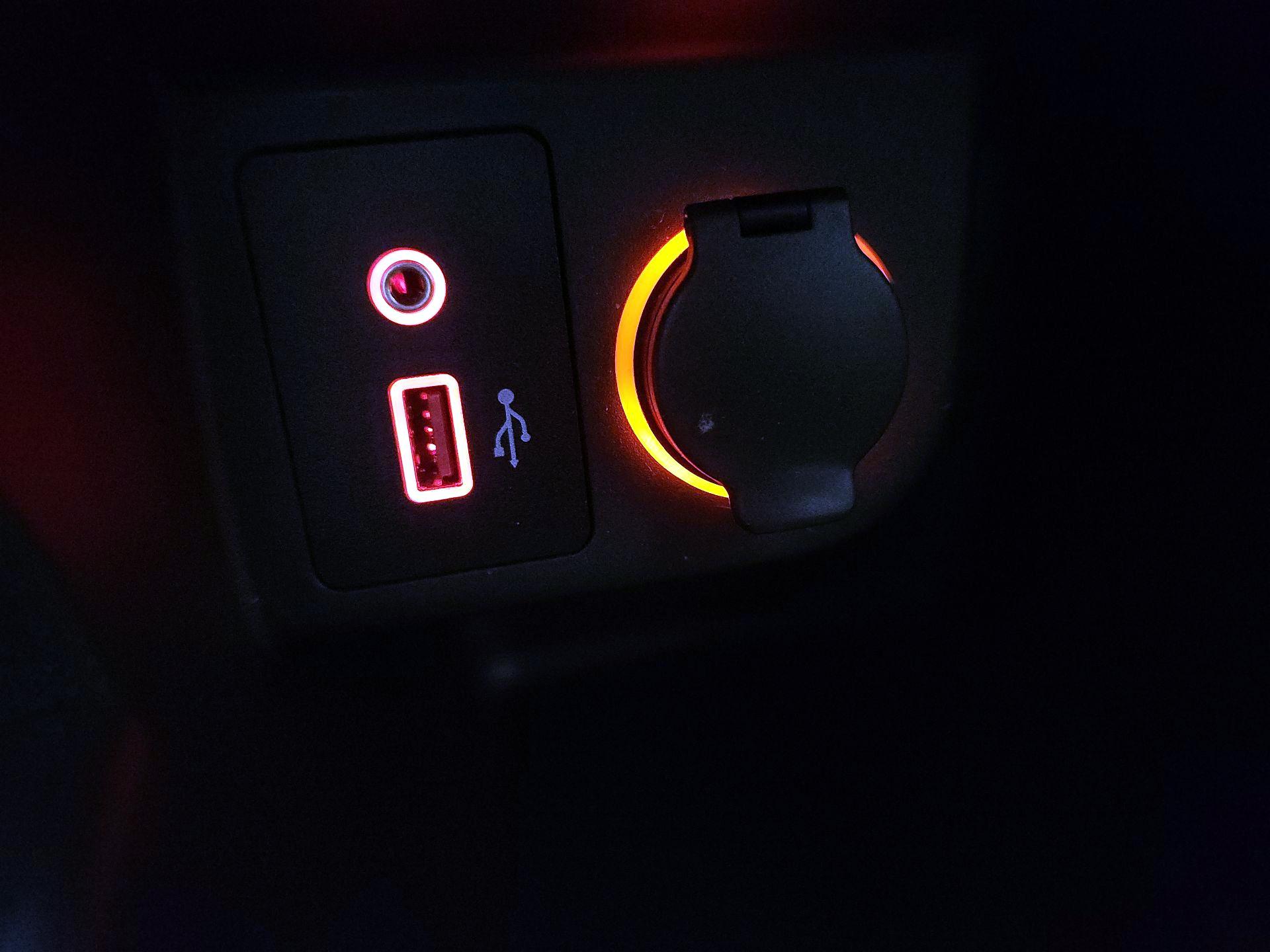 Thumbnail: 2023 Nissan Kicks - 18