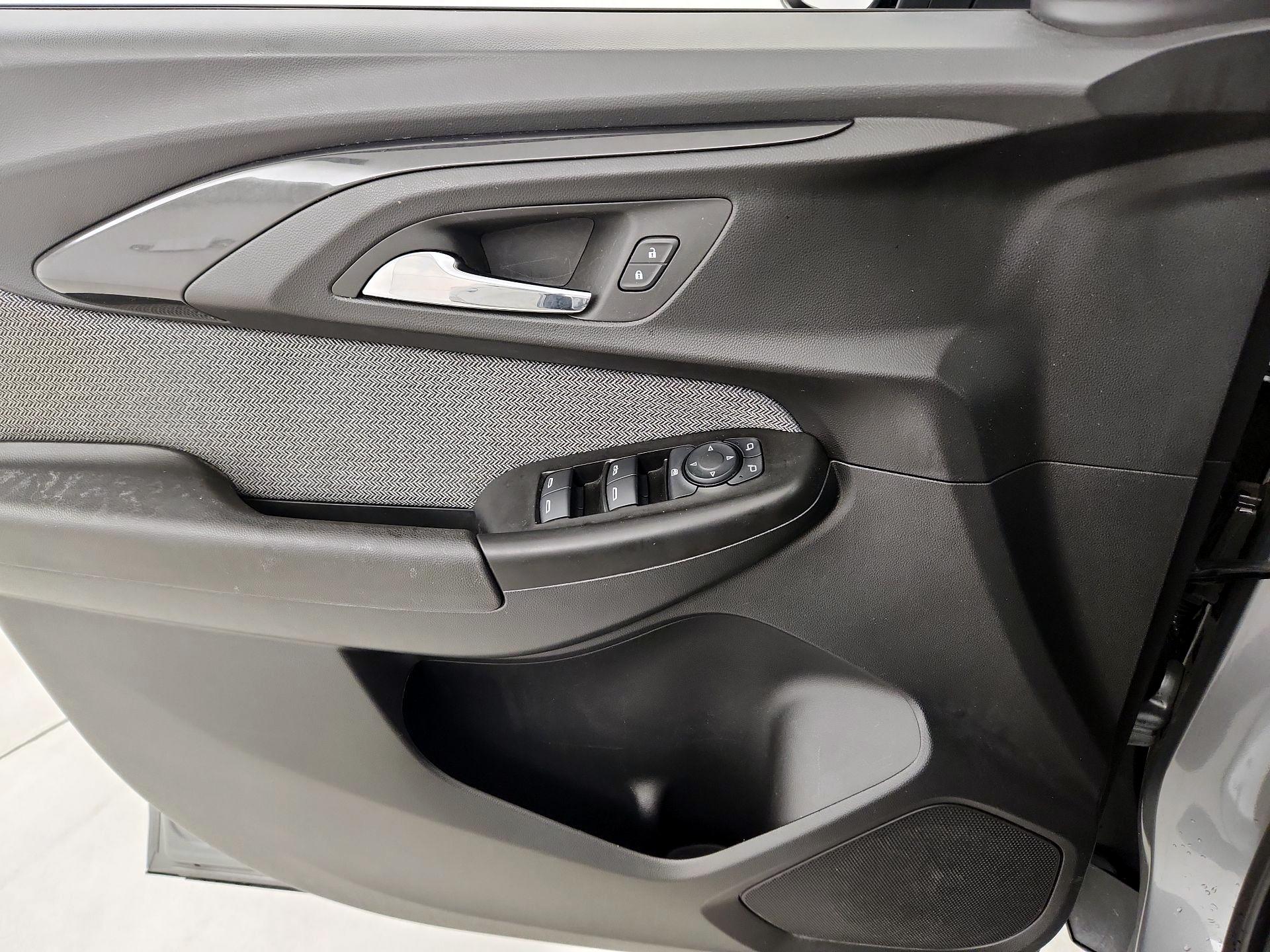 Thumbnail: 2023 Chevrolet TrailBlazer - 12