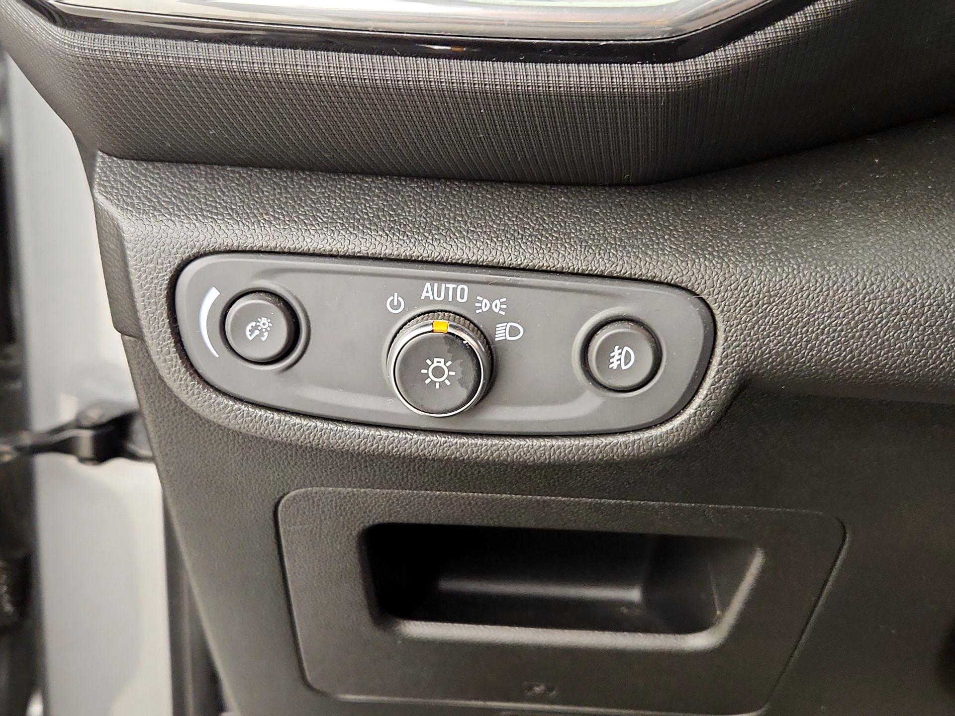 Thumbnail: 2023 Chevrolet TrailBlazer - 13