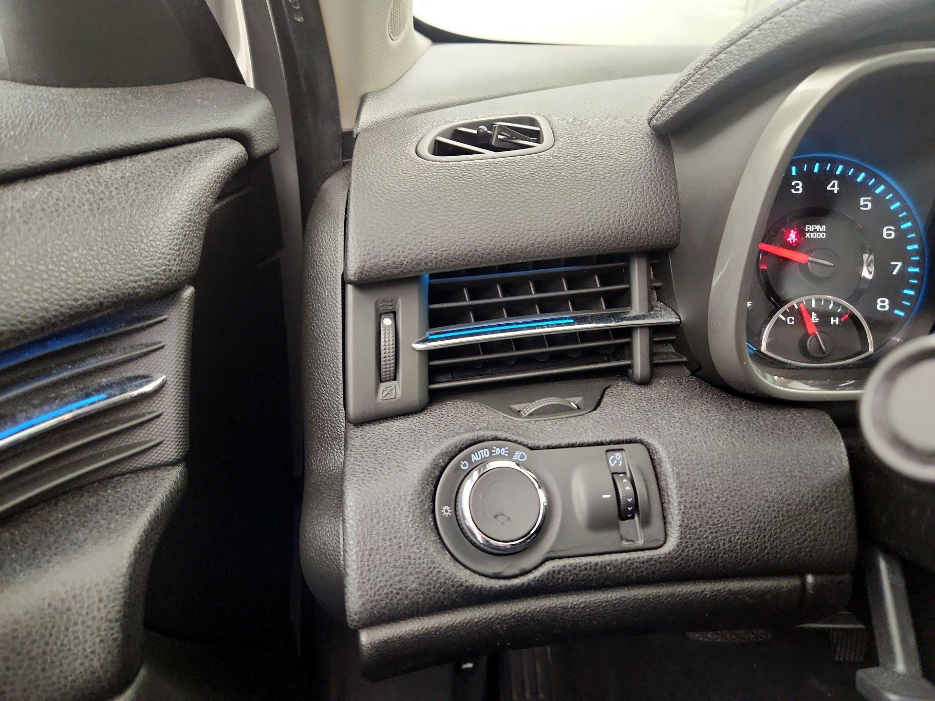 Thumbnail: 2016 Chevrolet Malibu - 11