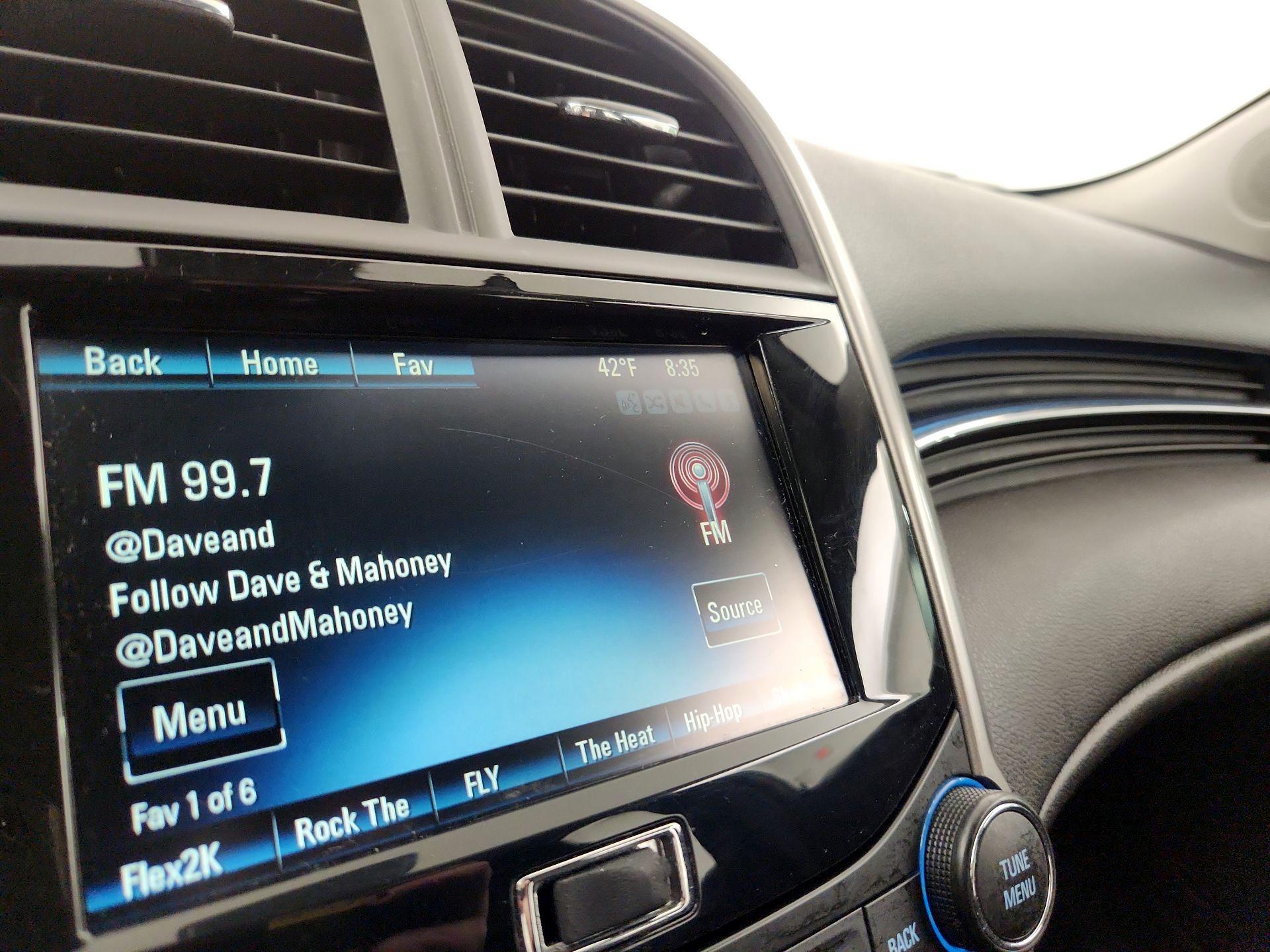 Thumbnail: 2016 Chevrolet Malibu - 12