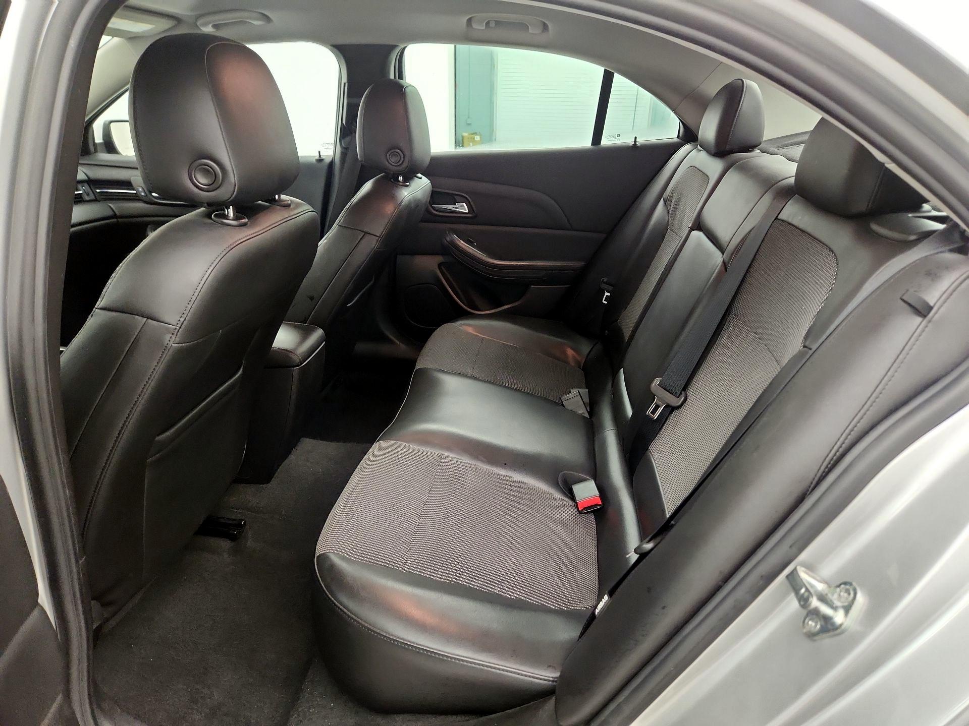 Thumbnail: 2016 Chevrolet Malibu - 16