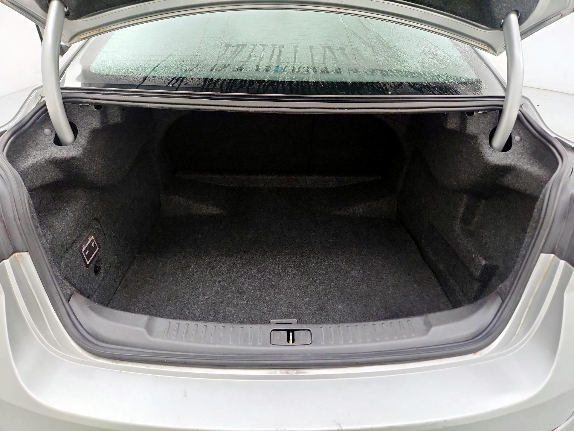 Thumbnail: 2016 Chevrolet Malibu - 17