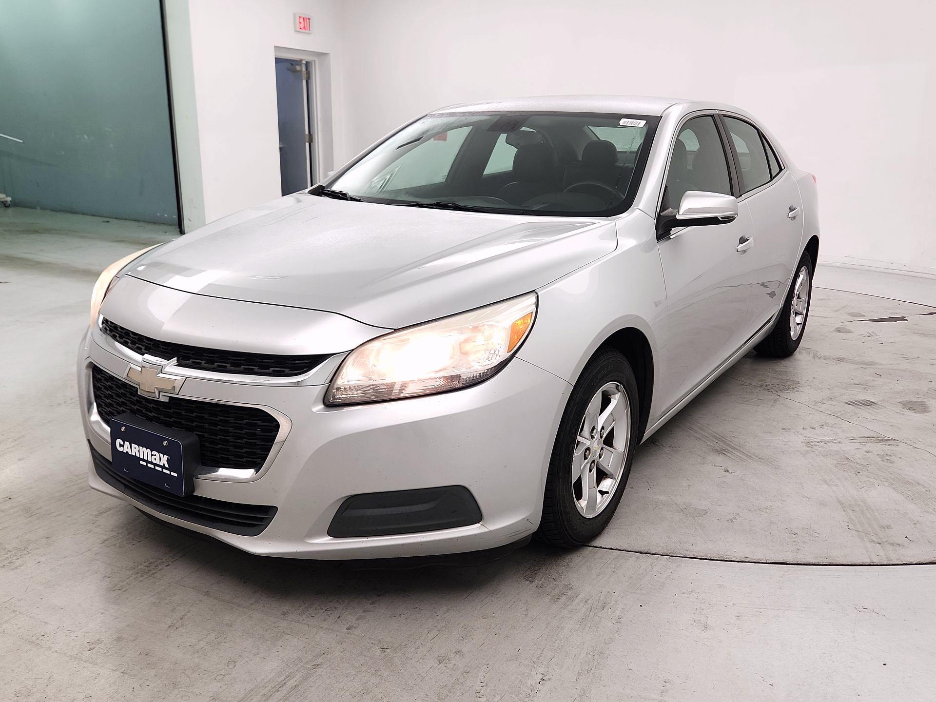 Thumbnail: 2016 Chevrolet Malibu - 3