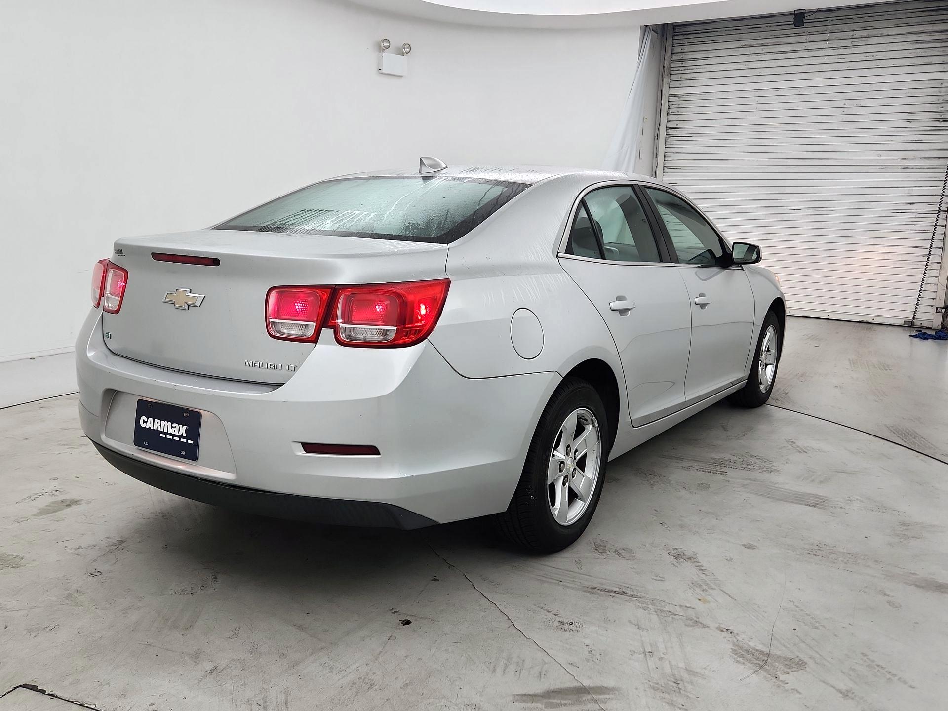 Thumbnail: 2016 Chevrolet Malibu - 5