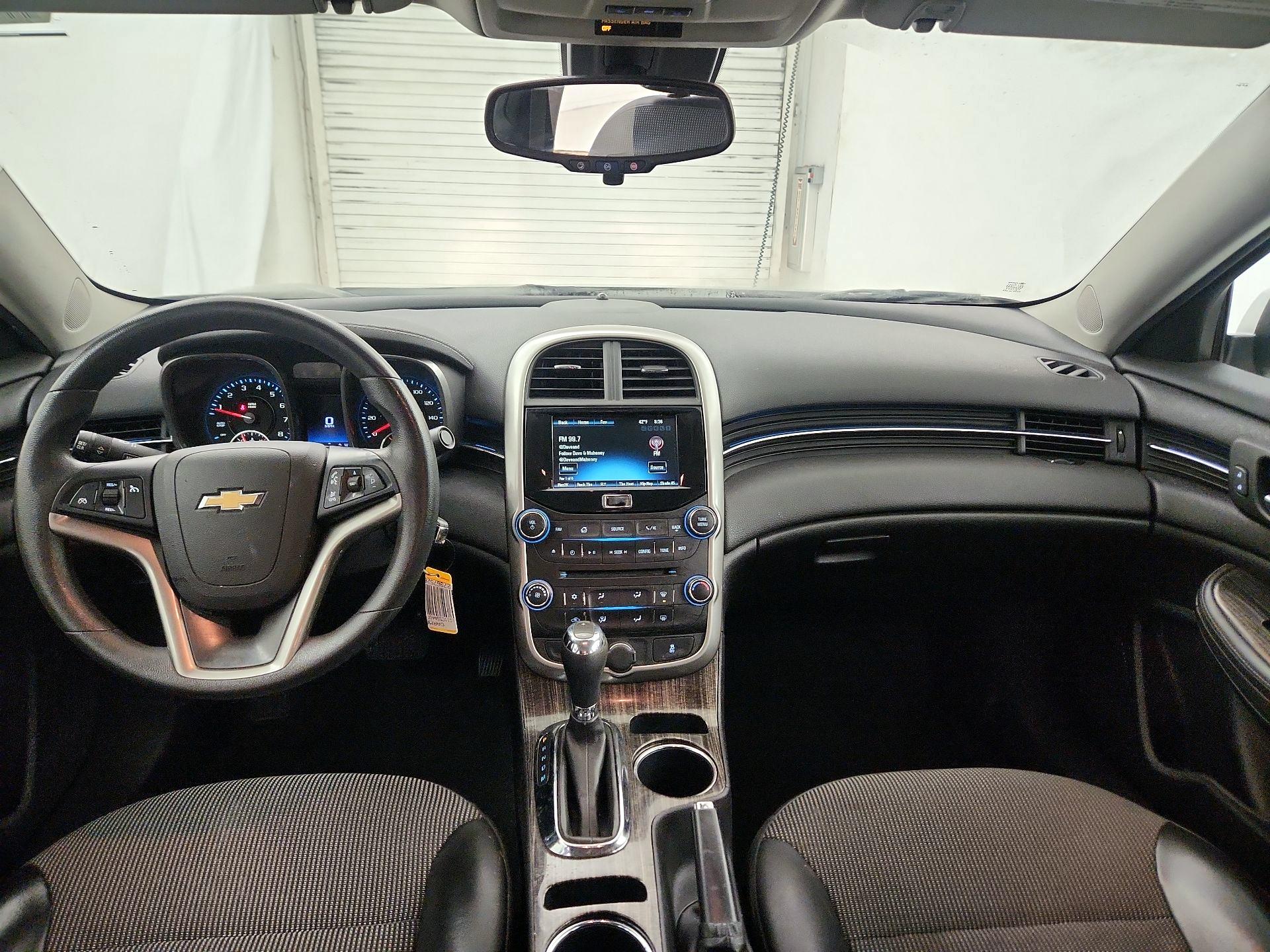 Thumbnail: 2016 Chevrolet Malibu - 8