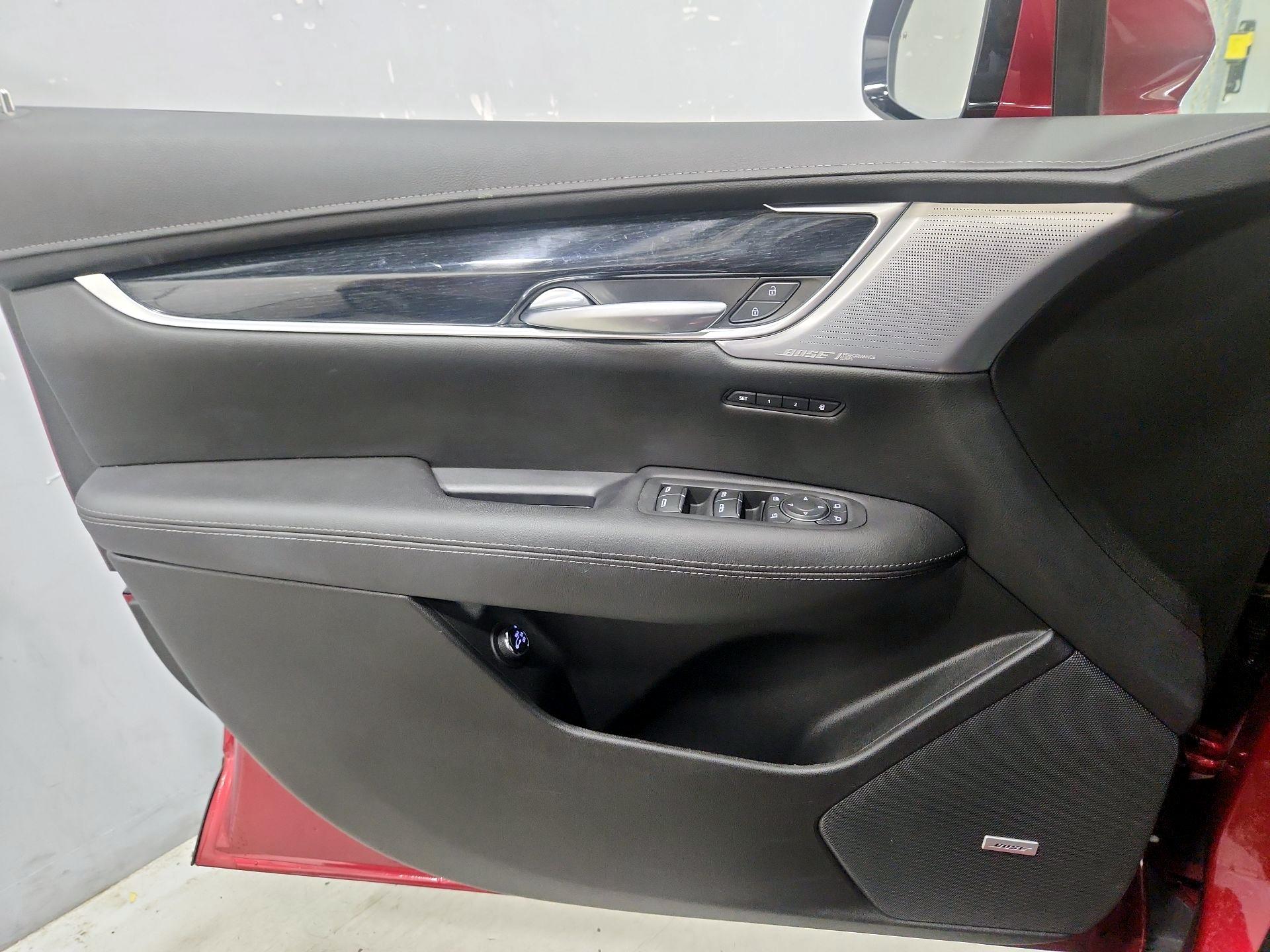 Thumbnail: 2024 Cadillac XT5 - 12