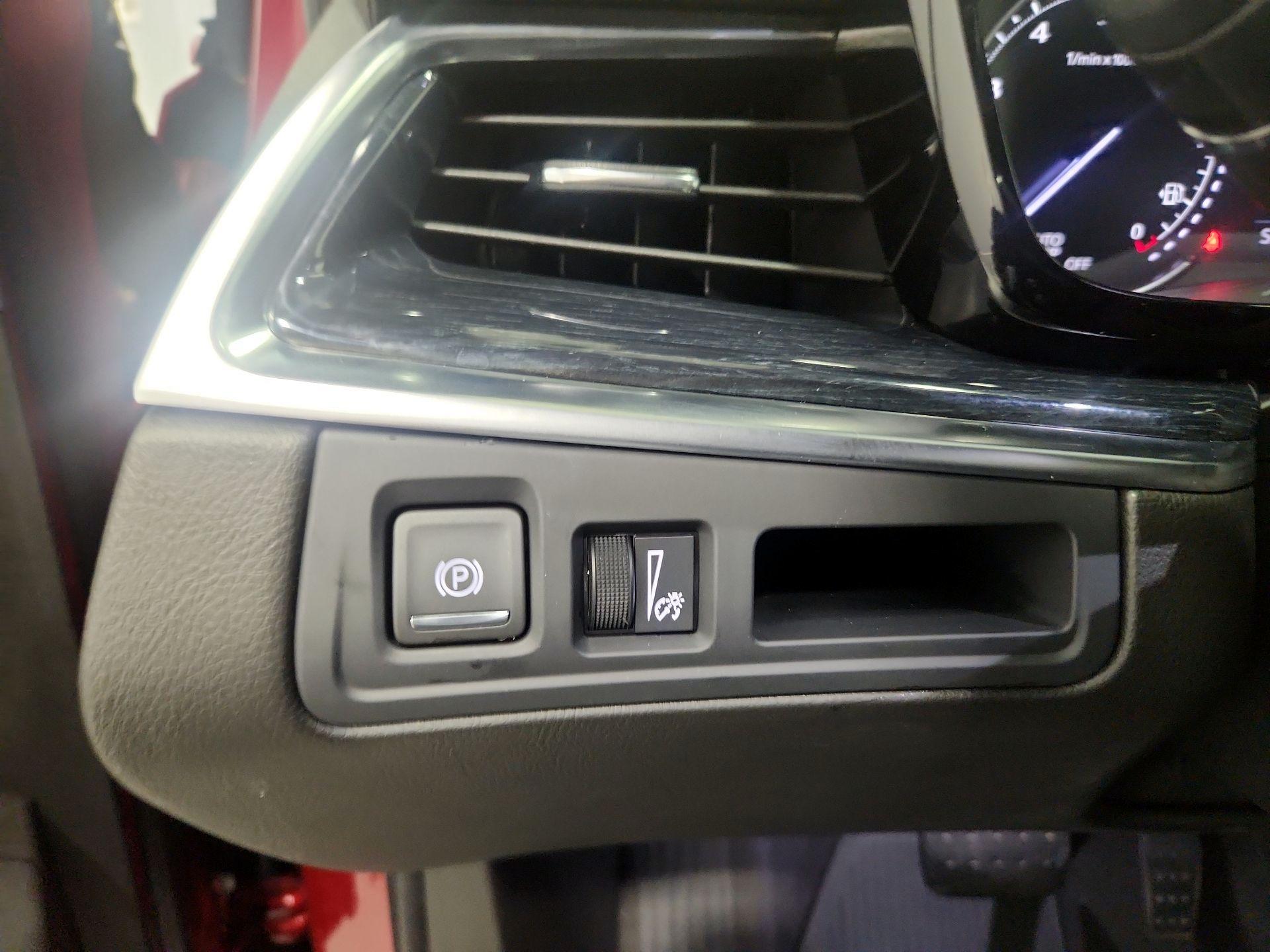 Thumbnail: 2024 Cadillac XT5 - 13