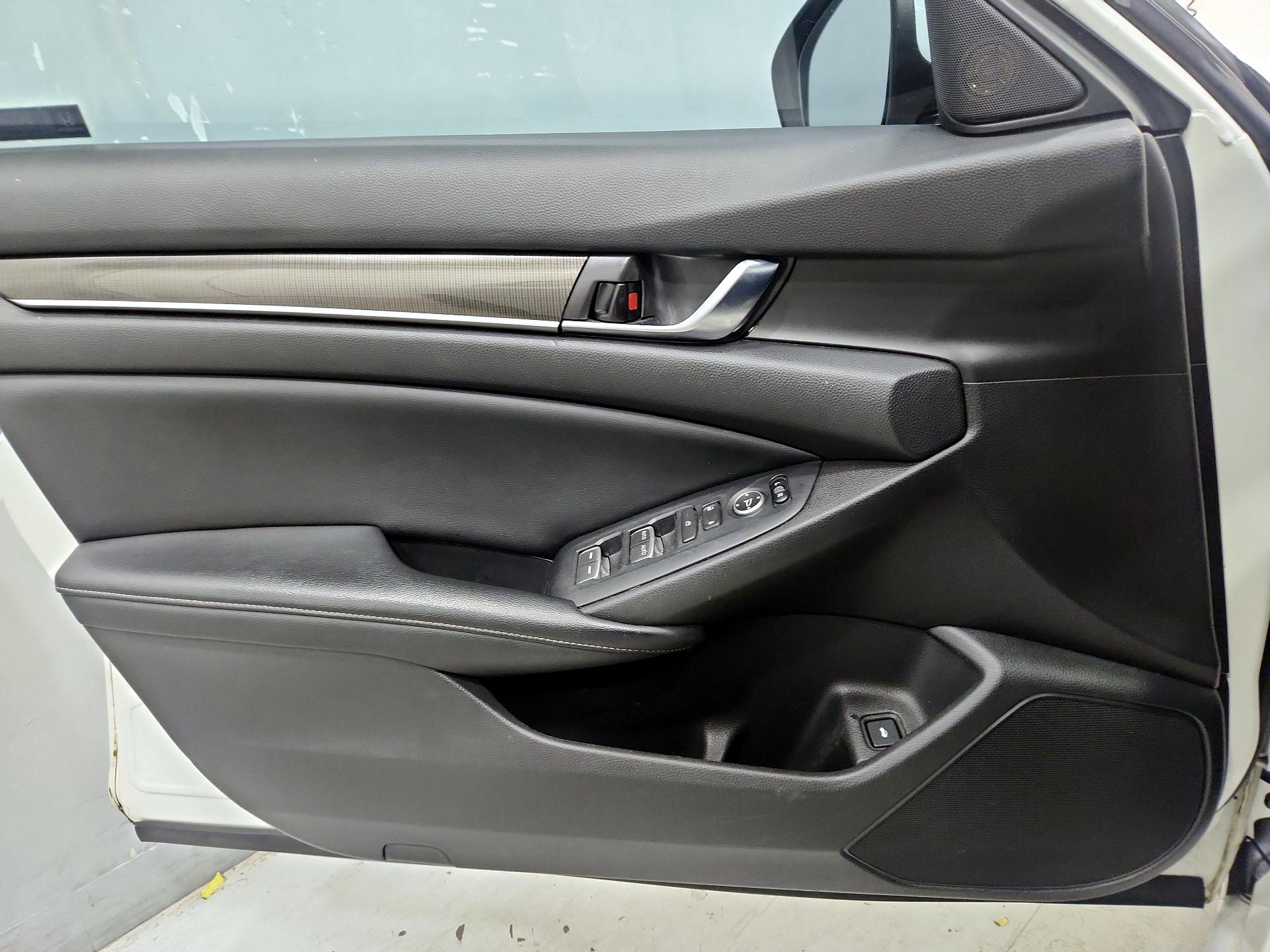 Thumbnail: 2018 Honda Accord - 12