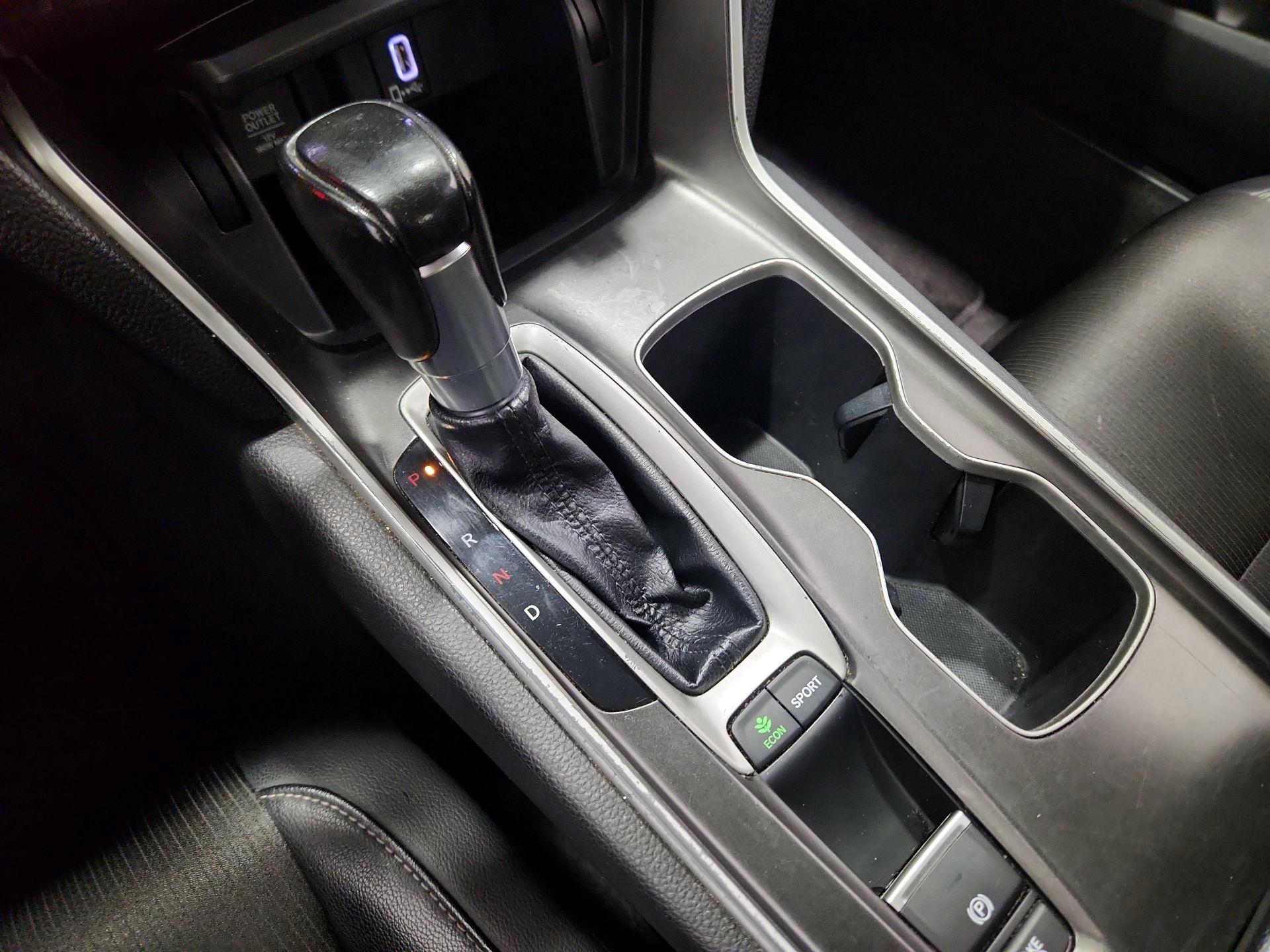 Thumbnail: 2018 Honda Accord - 17