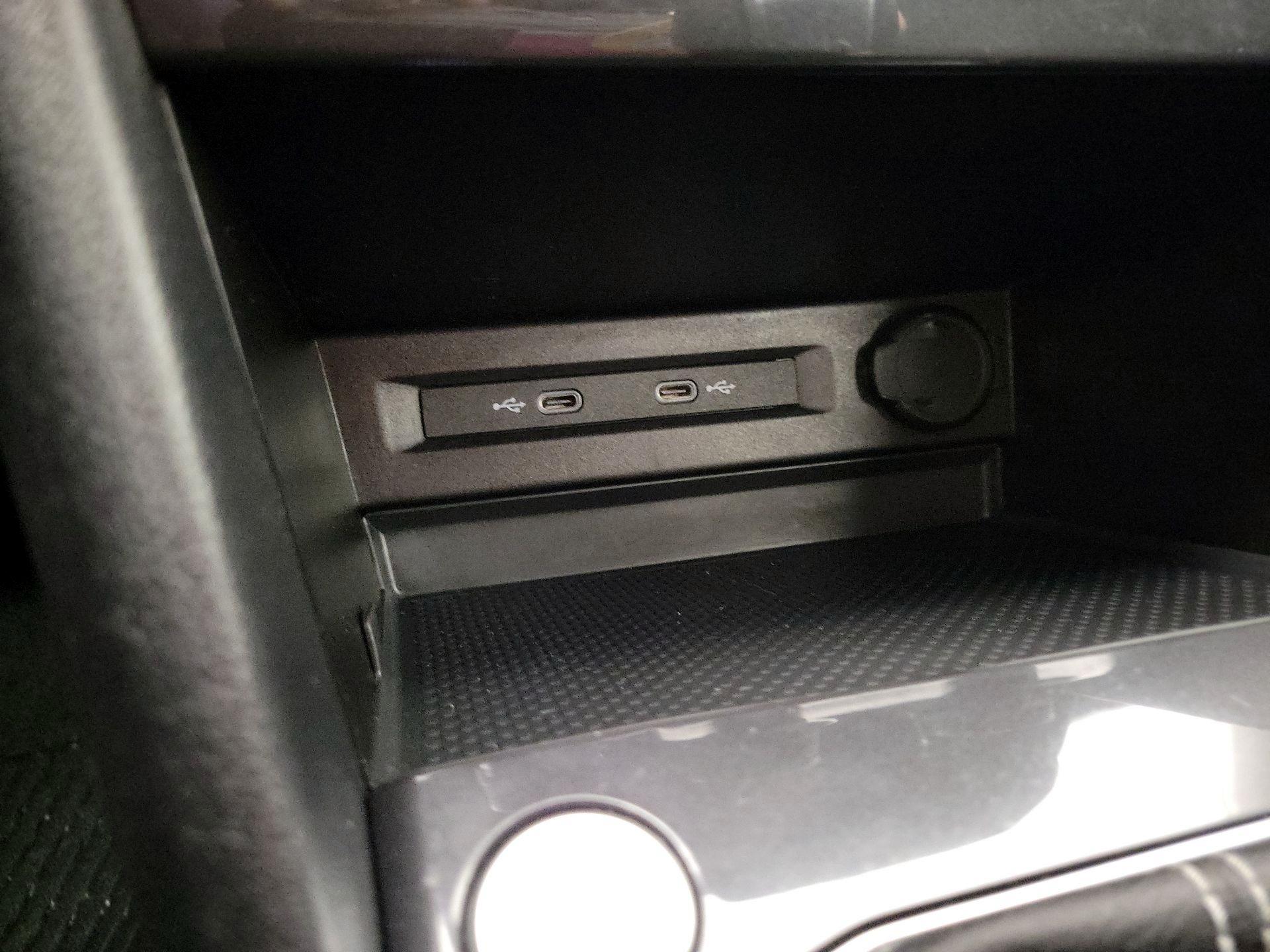 Thumbnail: 2023 Volkswagen Tiguan - 16