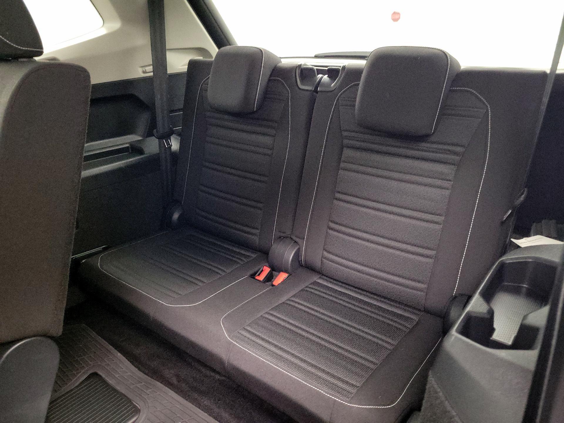 Thumbnail: 2023 Volkswagen Tiguan - 18